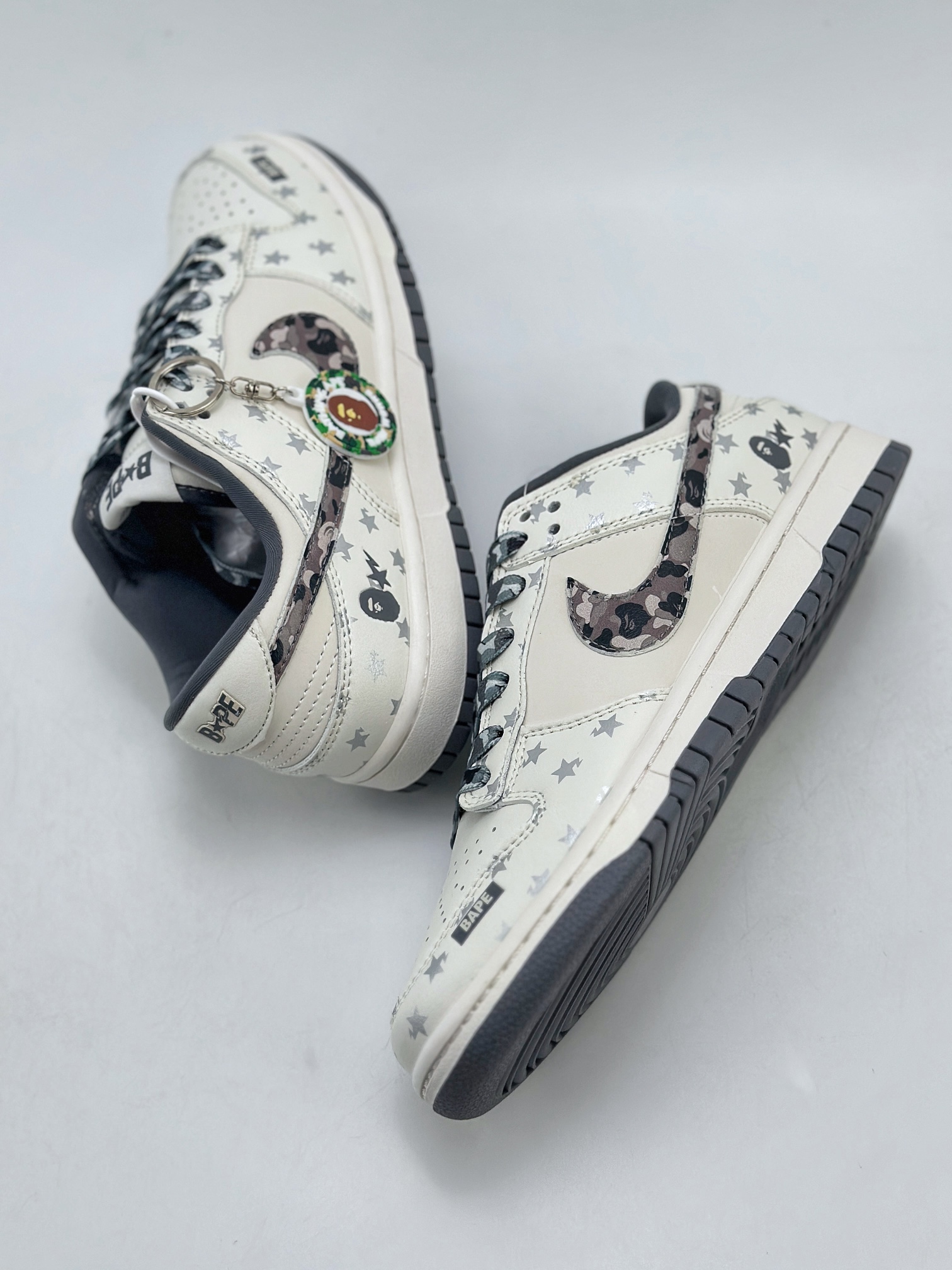 Nike SB Dunk Low x BAPE White Gray Black Camouflage Hook DQ1098-351