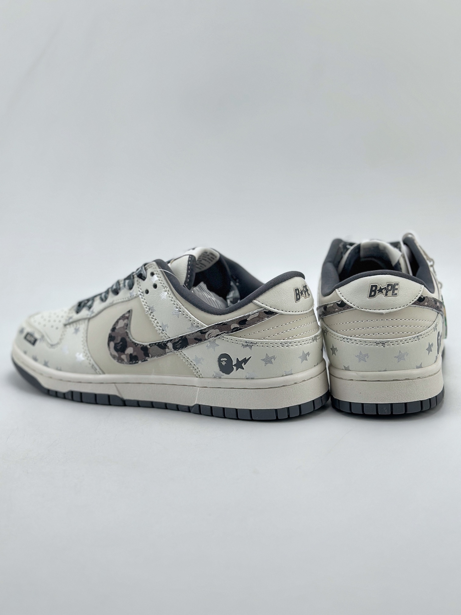 Nike SB Dunk Low x BAPE White Gray Black Camouflage Hook DQ1098-351