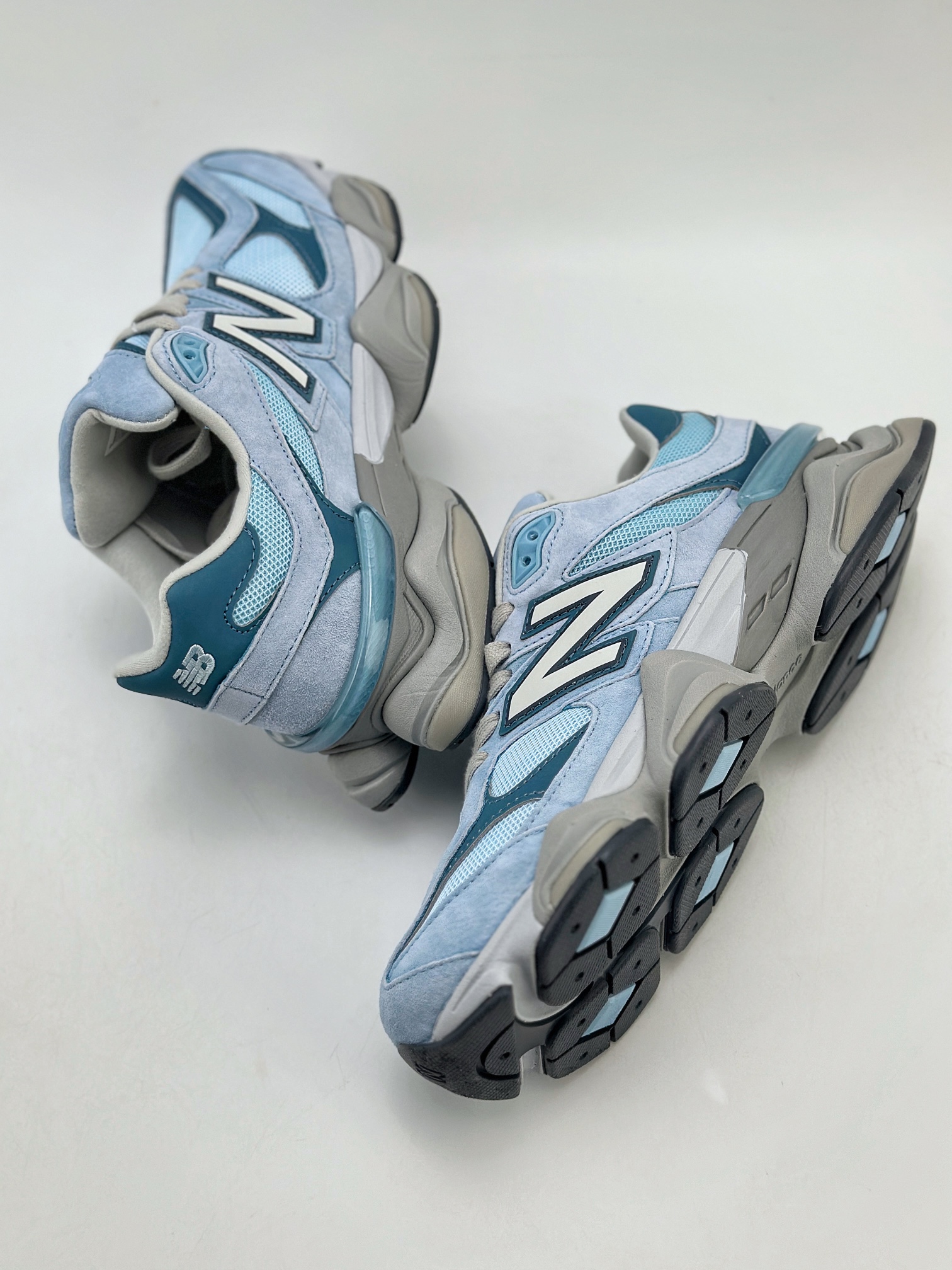 210 Joe Freshgoods x New Balance 版本 NB9060 联名款 复古休闲运动慢跑鞋  U9060EED