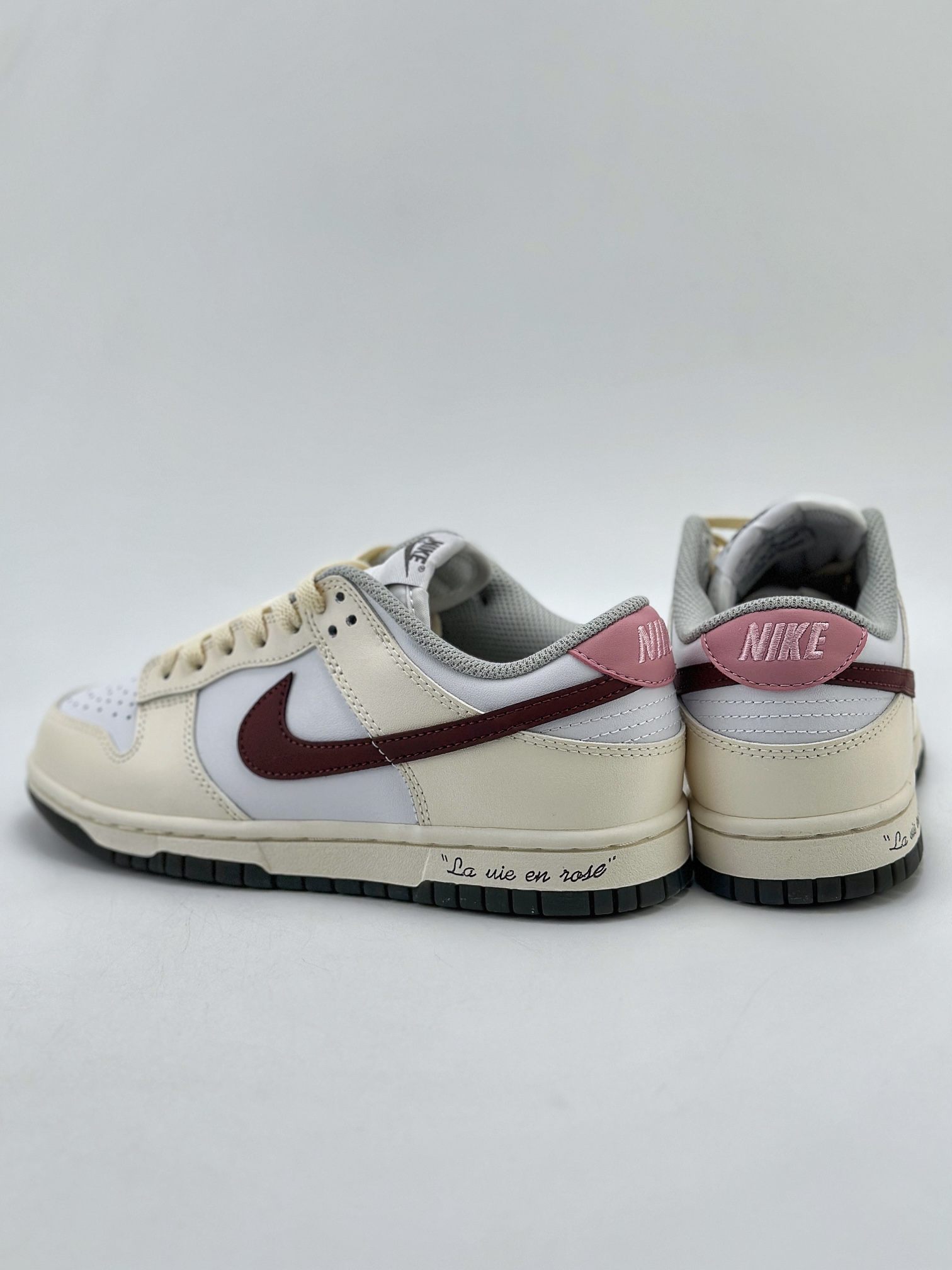 Nike SB Dunk Low Floral Messenger DD1503-117