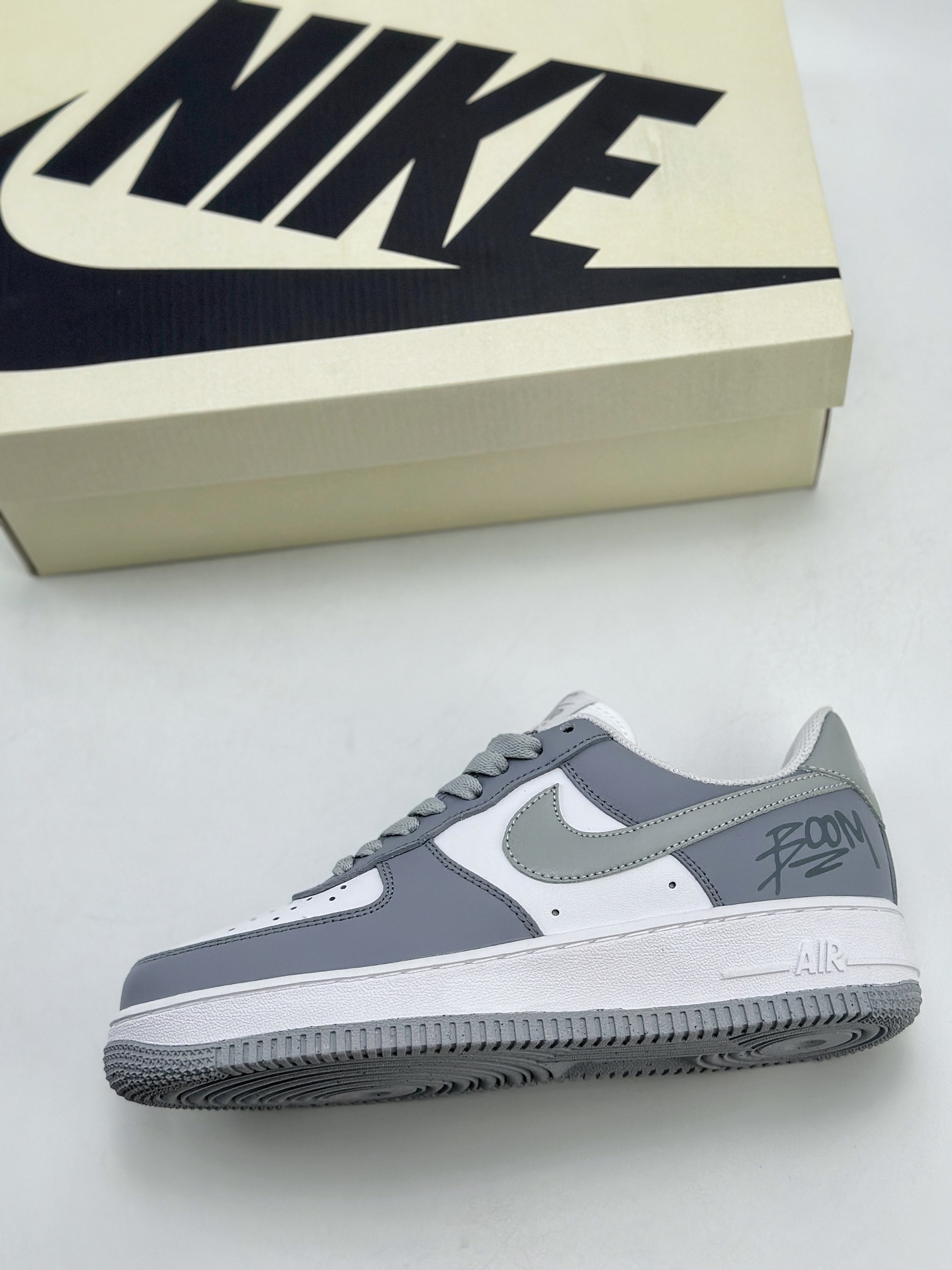 240 Nike Air Force 1 Low 07 叁次实验室 灰白地带 街头涂鸦 白灰 FJ4146-111