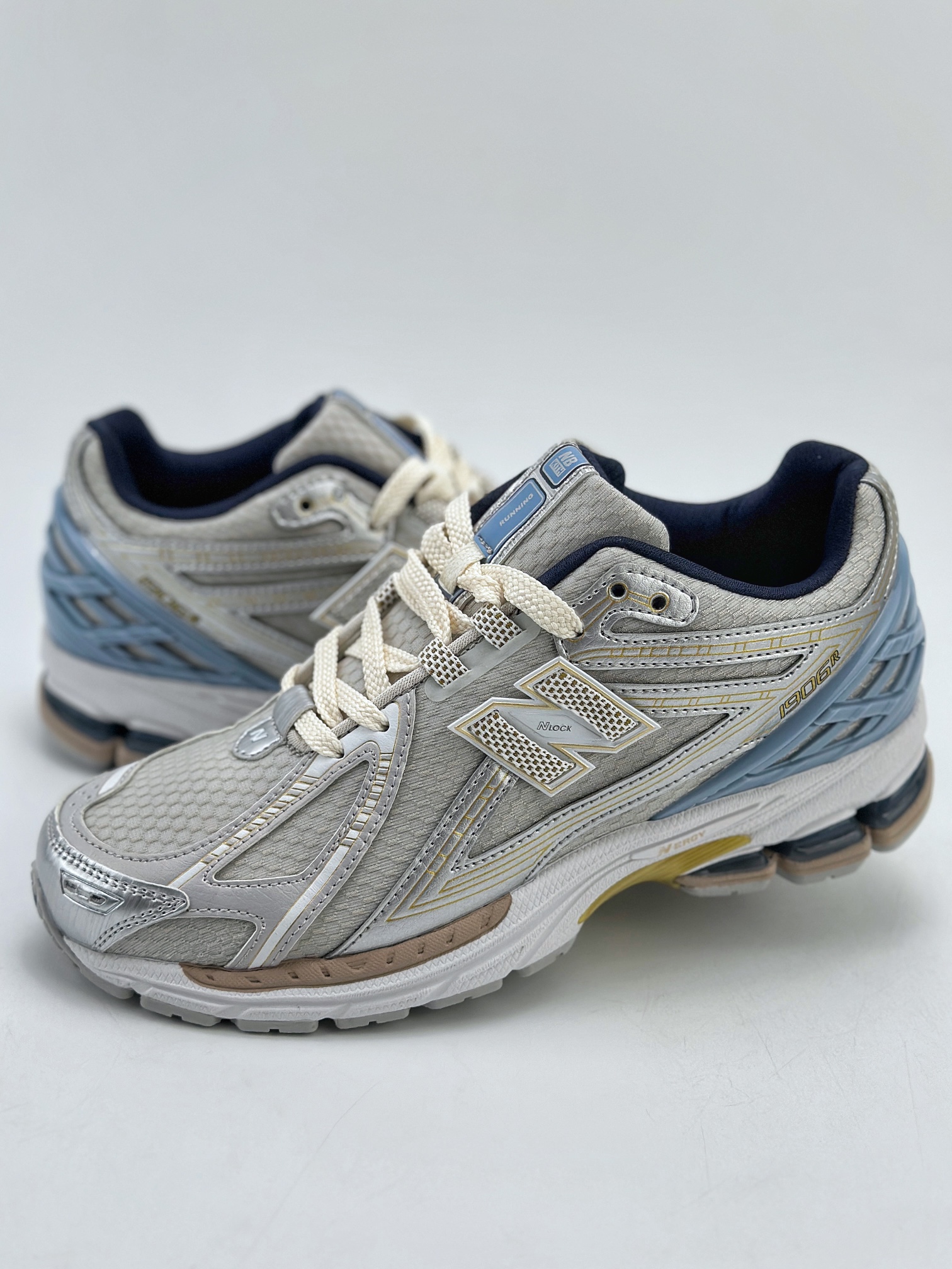 200 New Balance M1906系列 复古单品宝藏老爹鞋款 M1906RKC