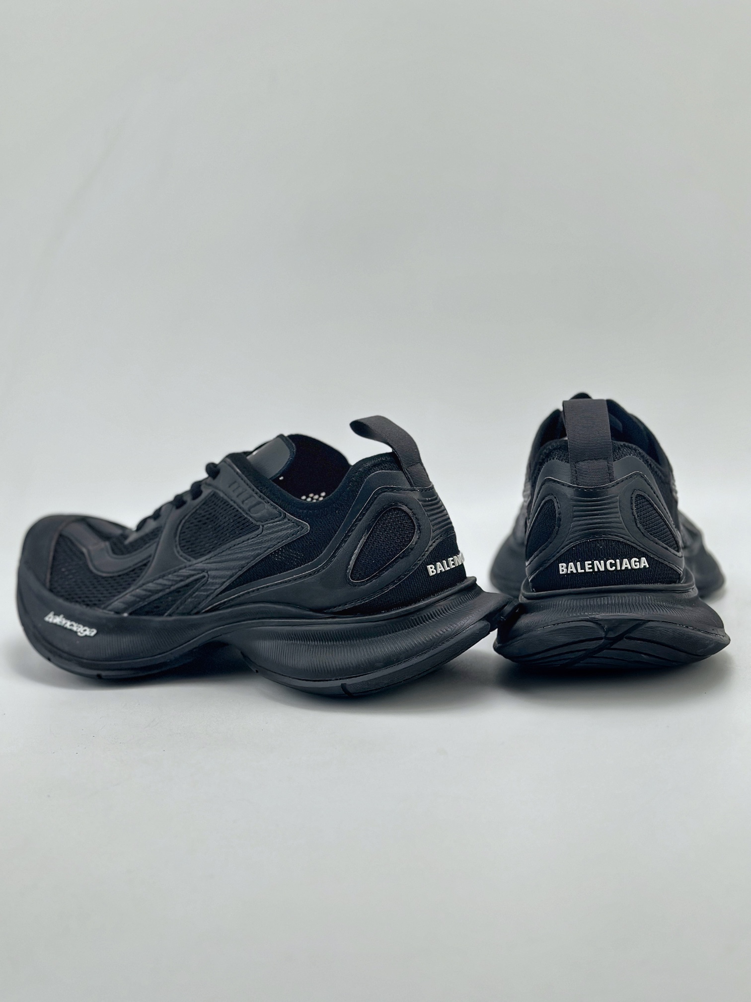 340 Balenciaga Circuit Sneakers 巴黎世家环道系列复古阔型底休闲慢跑鞋  793945 WFLGY 1000