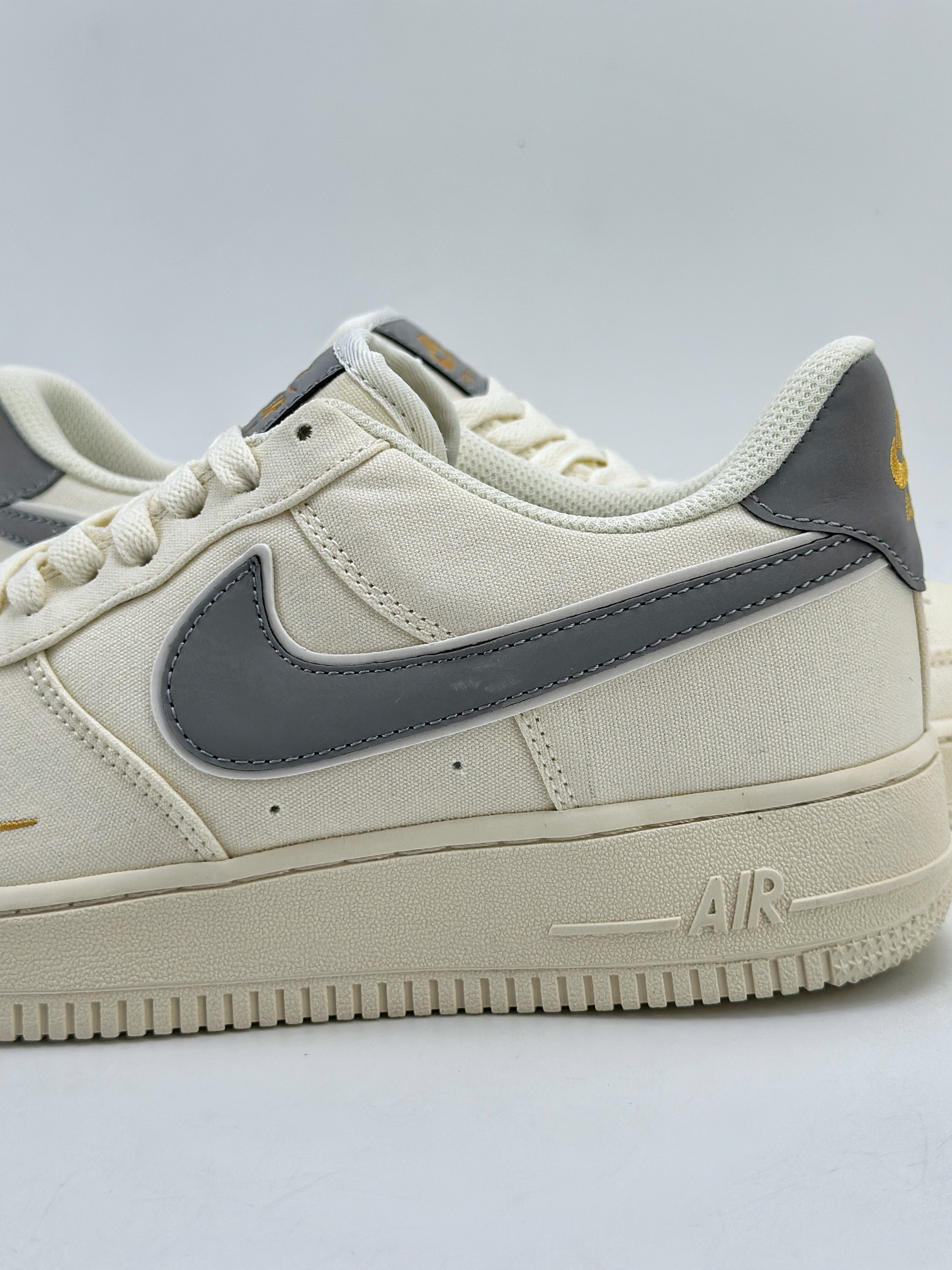 220 Nike Air Force 1 Low 07 帆布灰金小勾 MN5696-609