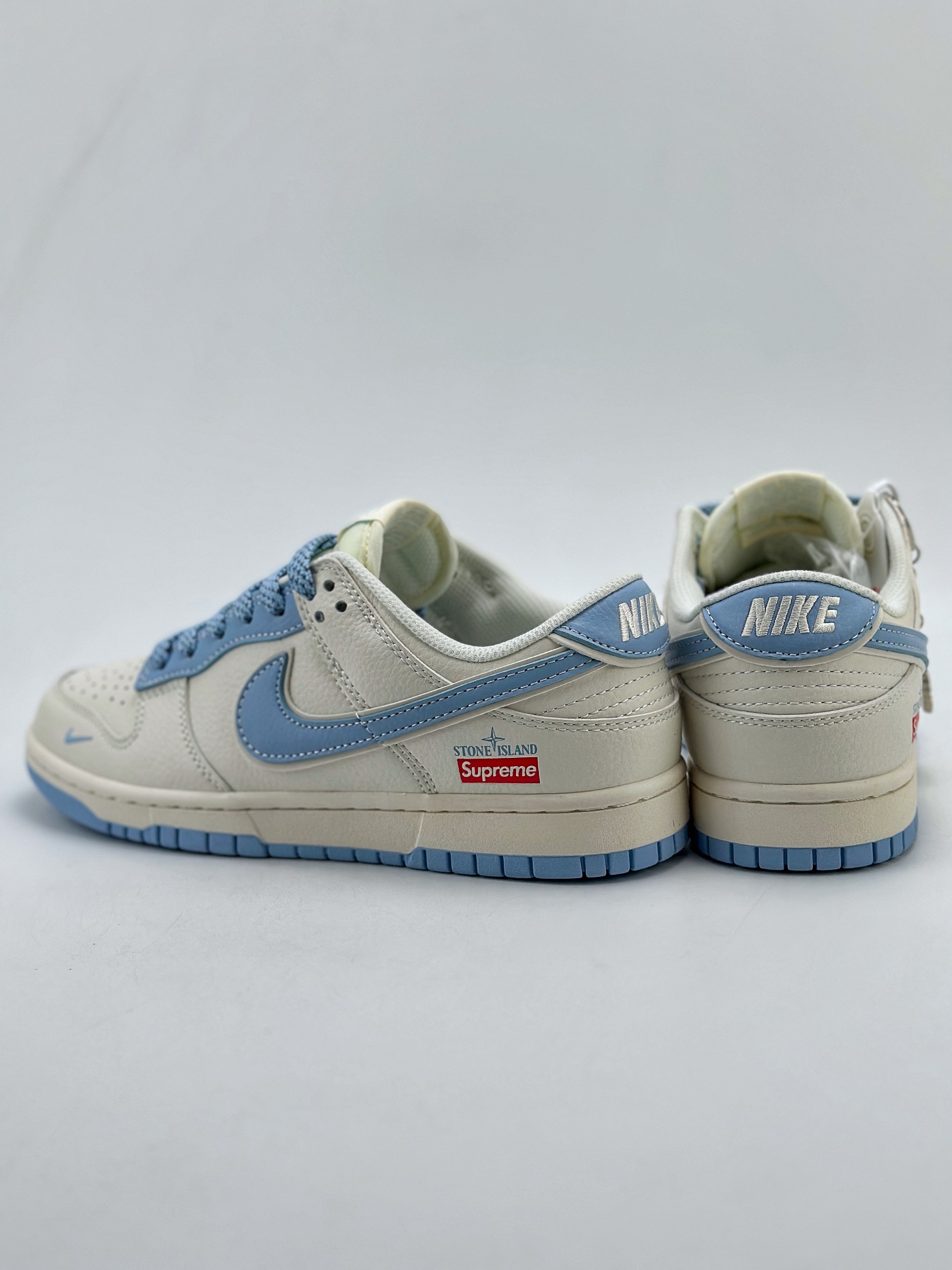 280 Nike SB Dunk Low x Supreme x Stone Island 白蓝 BB9866-001