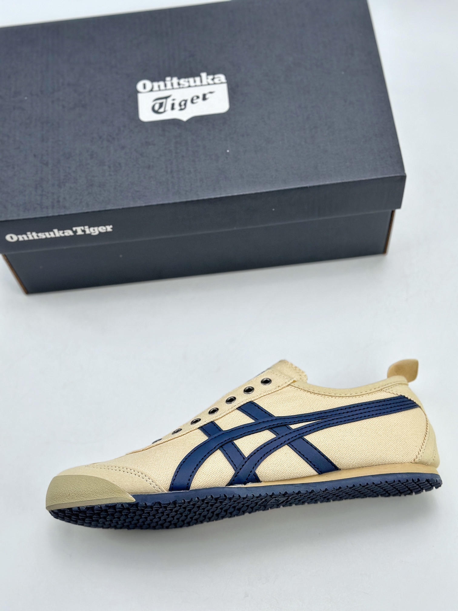 130 Onitsuka Tiger Mexico 66 Paraty 百搭单品 板鞋 TH1B2N-0143