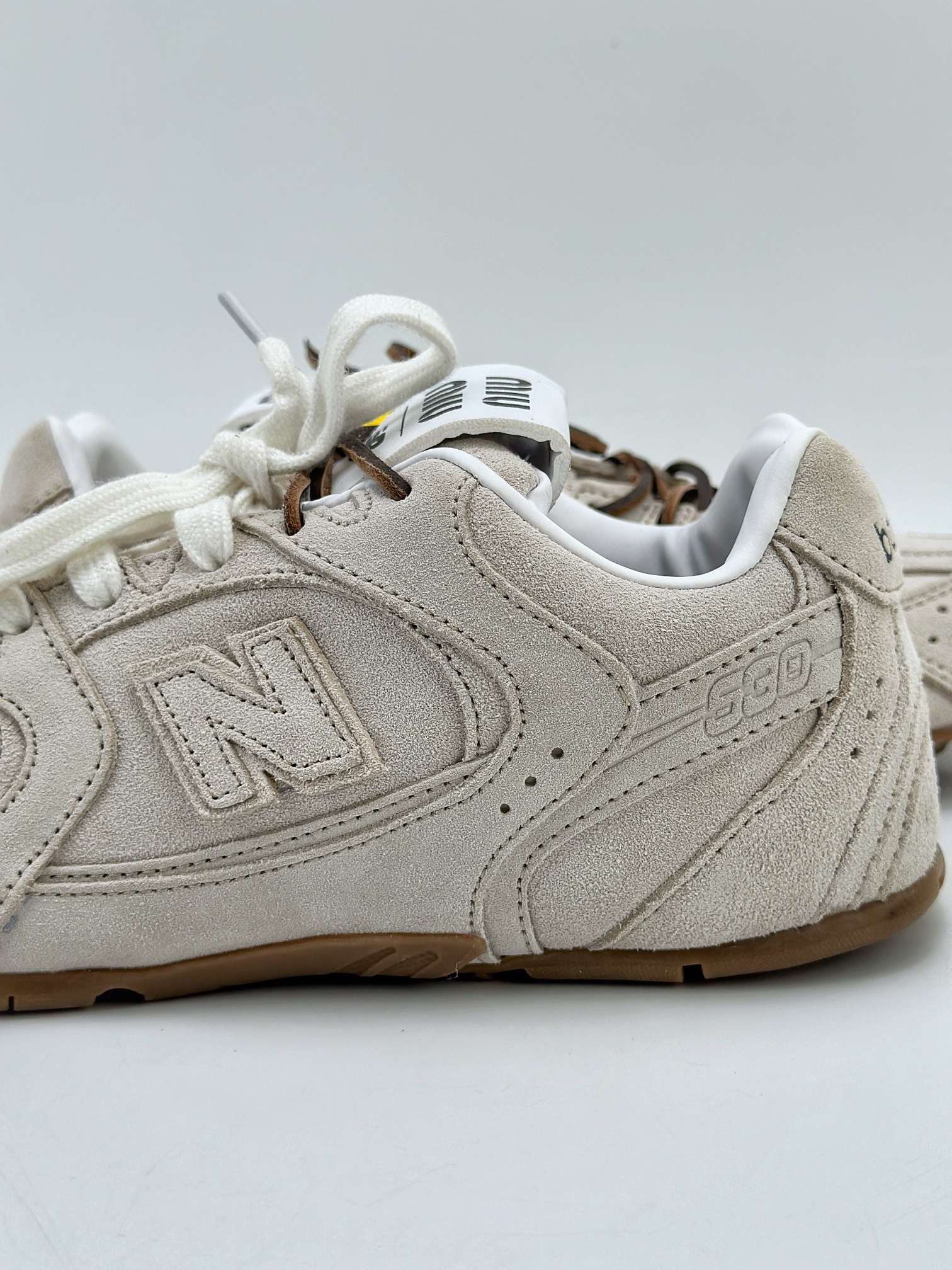 190 New Balance x Miumiu 缪缪联名 24s联名款运动鞋 5E165E Z5O F0401 5 99 F D005