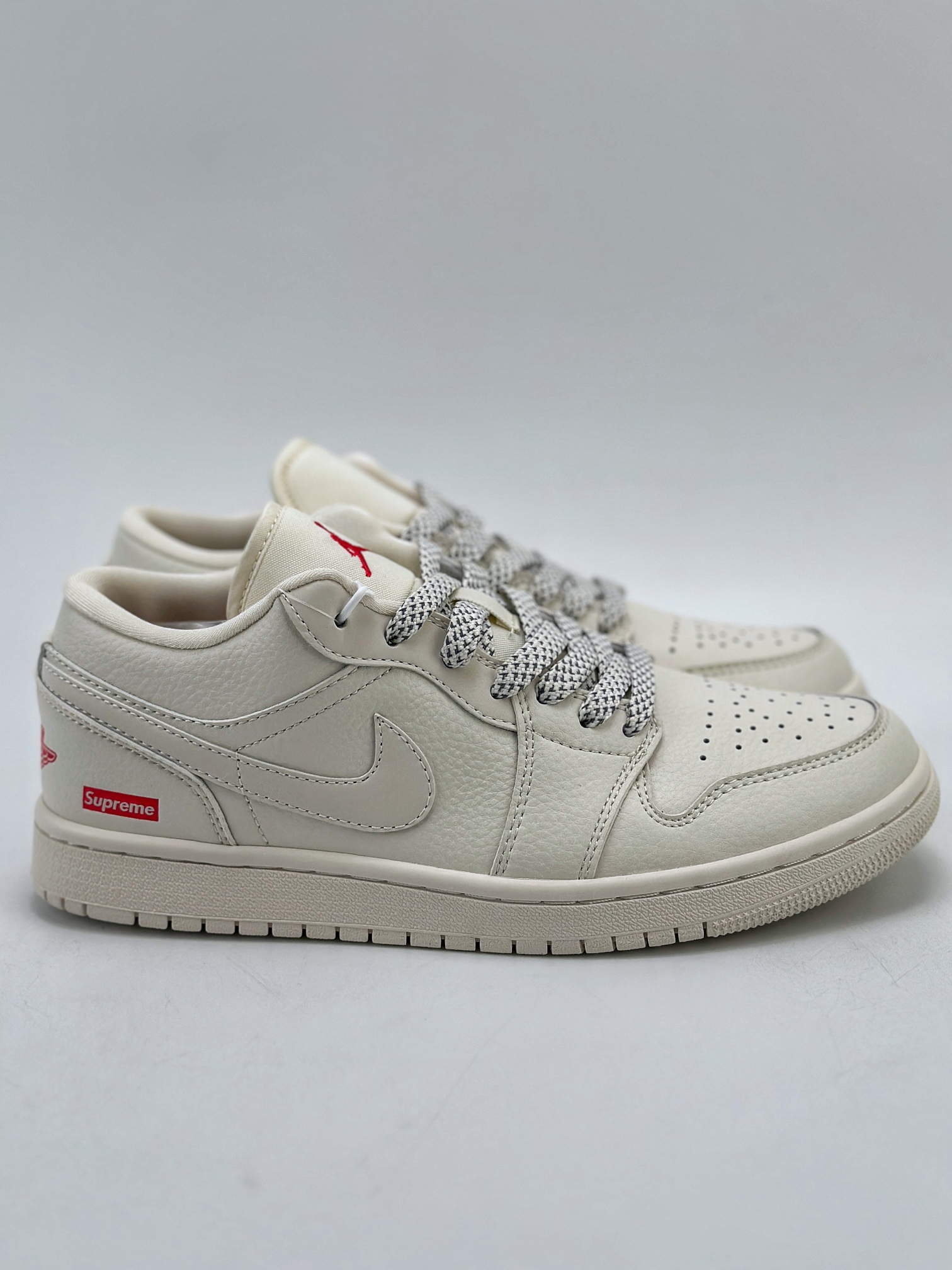 280 Air Jordan 1 Retro Low x Supreme 米白  WG8850-002