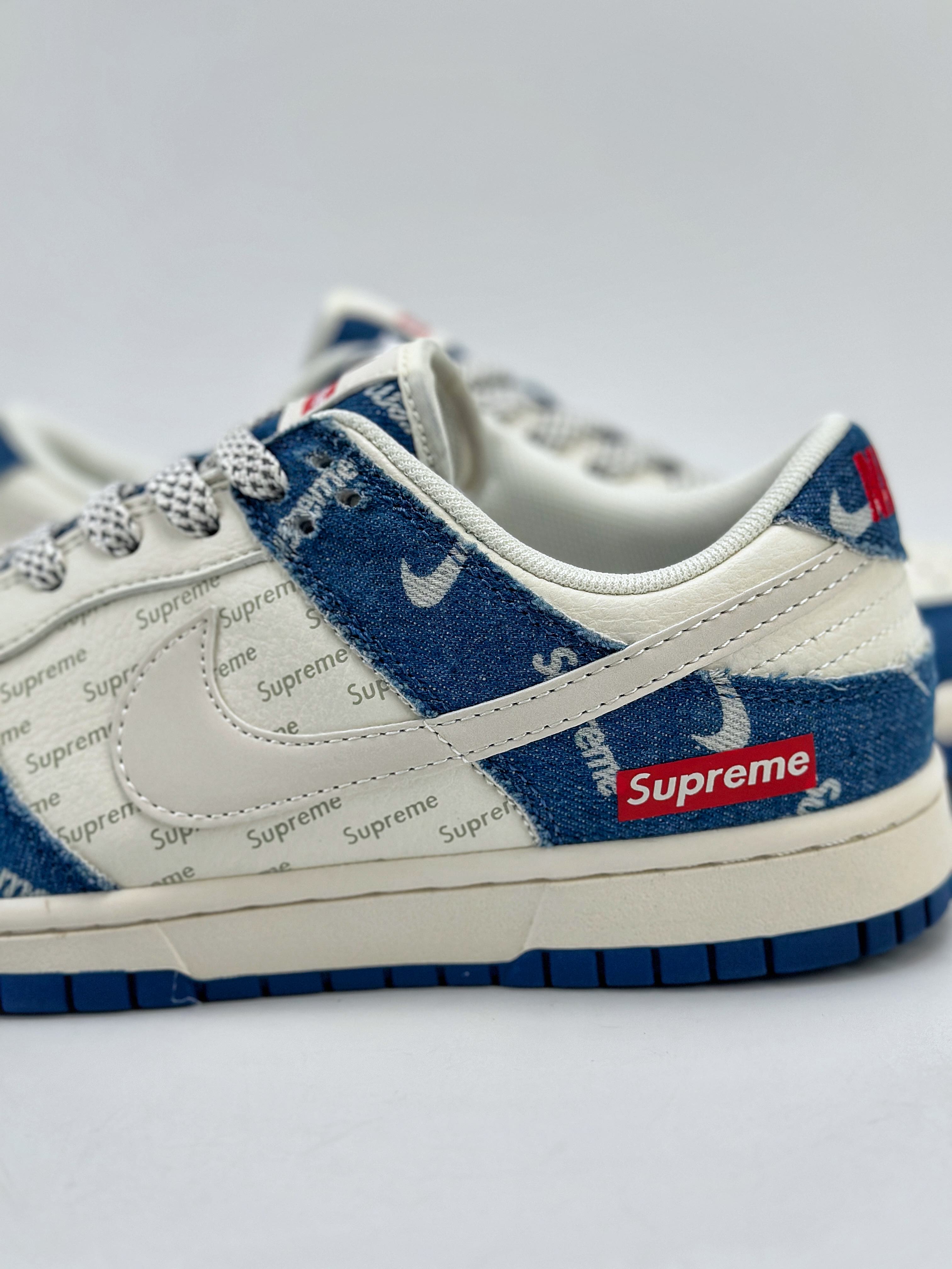 280 Nike SB Dunk Low x Supreme 白蓝牛仔布 FC1688-194