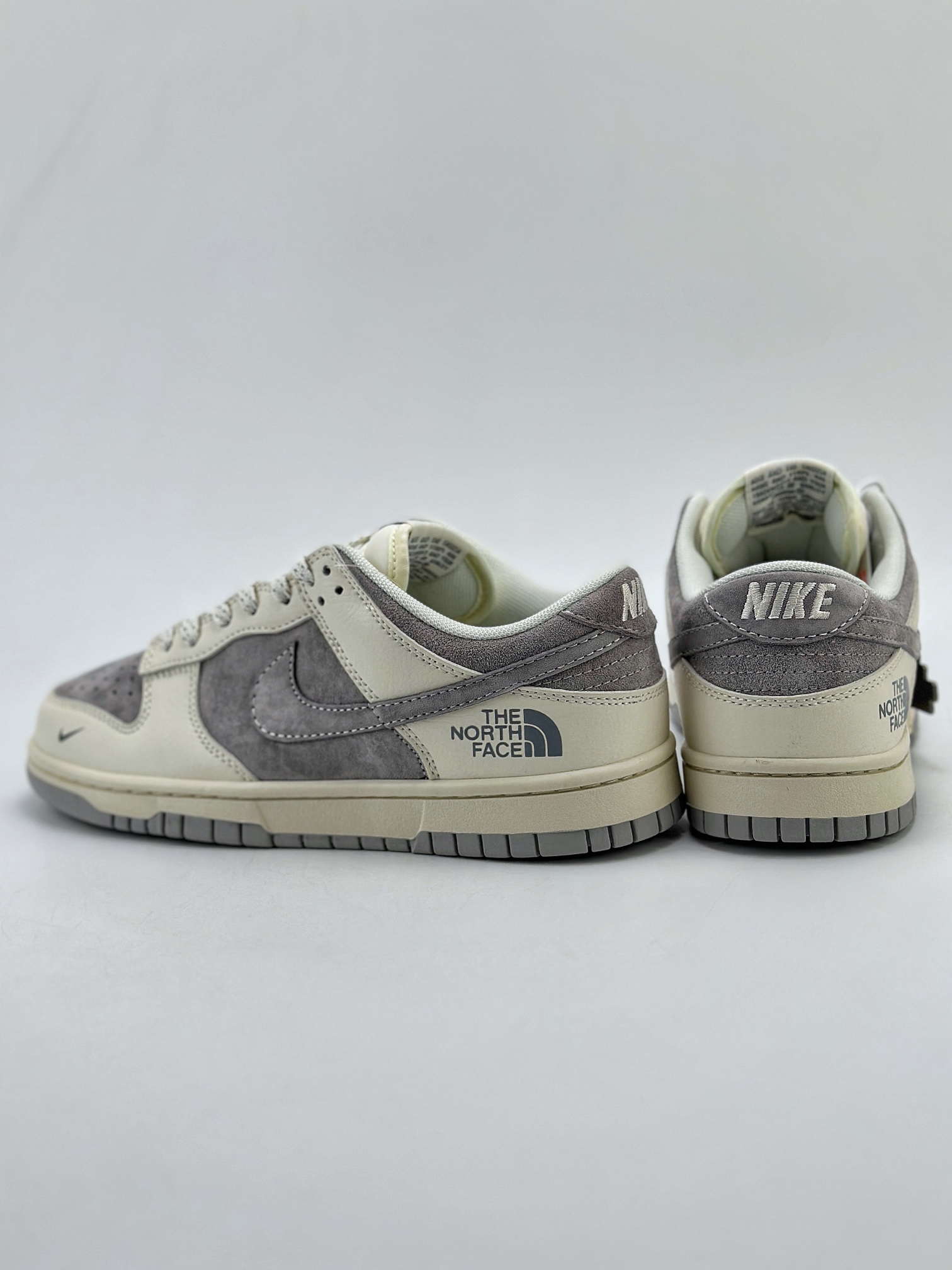 180 NIKE SB Dunk Low x The North Face 米白灰小钩 XD6188-020