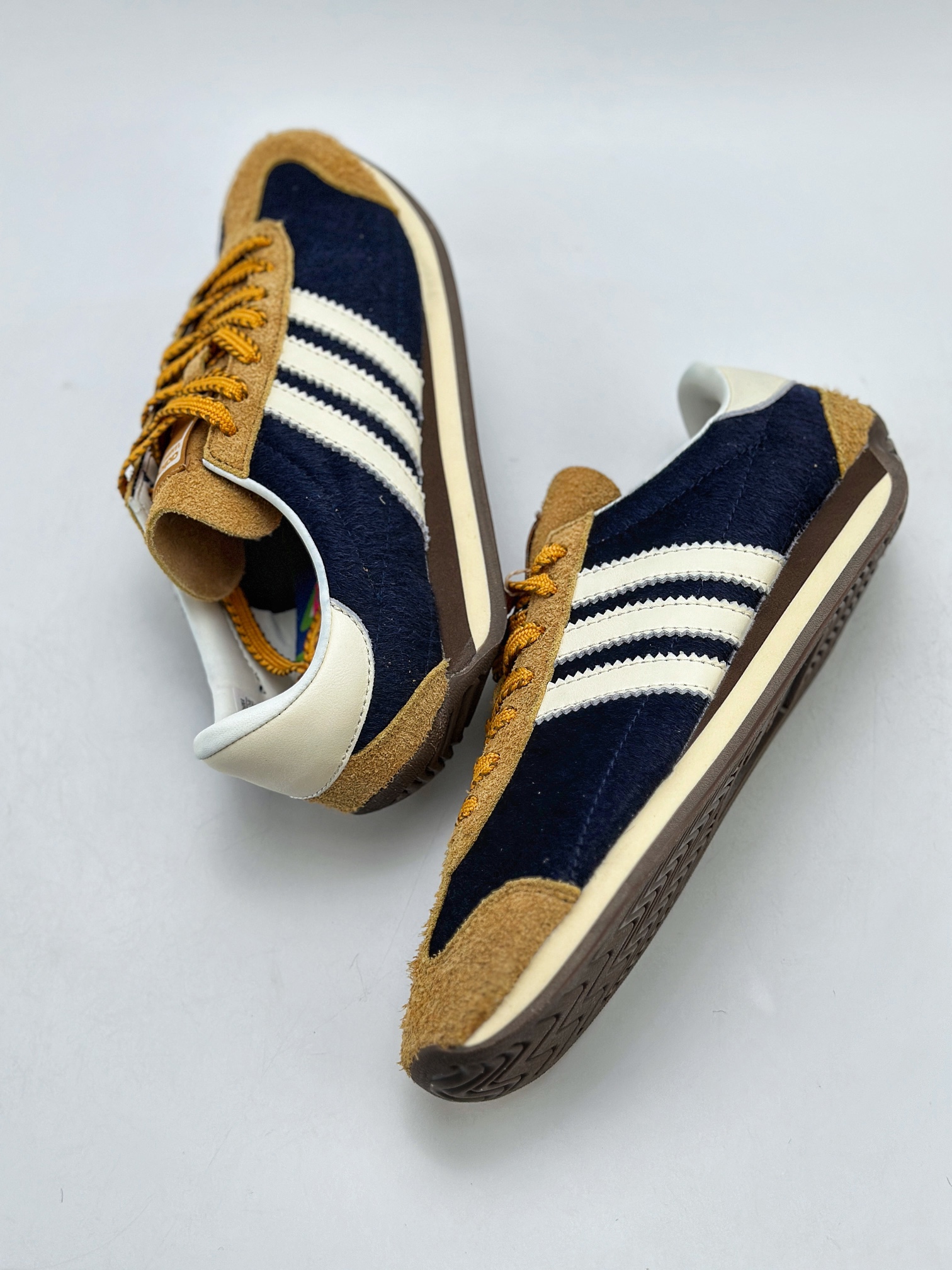 200 FEIFEI RUAN x adidas originals OG 棕蓝色  ID3652