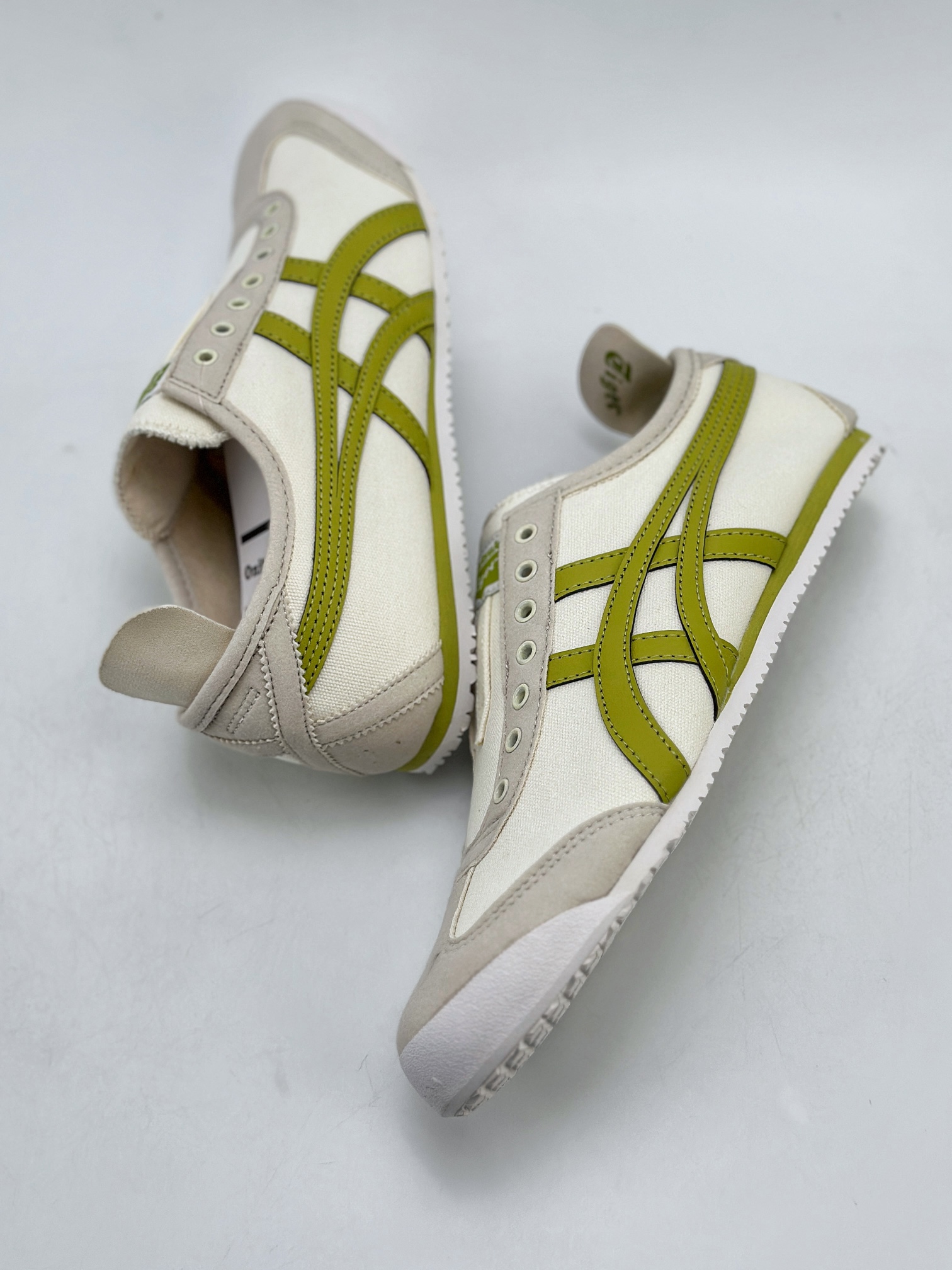 130 Onitsuka Tiger Mexico 66 Paraty 百搭单品 板鞋  1183A360-207