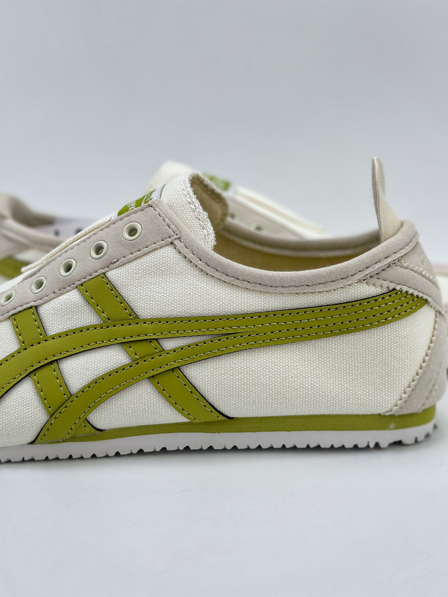 130 Onitsuka Tiger Mexico 66 Paraty 百搭单品 板鞋  1183A360-207