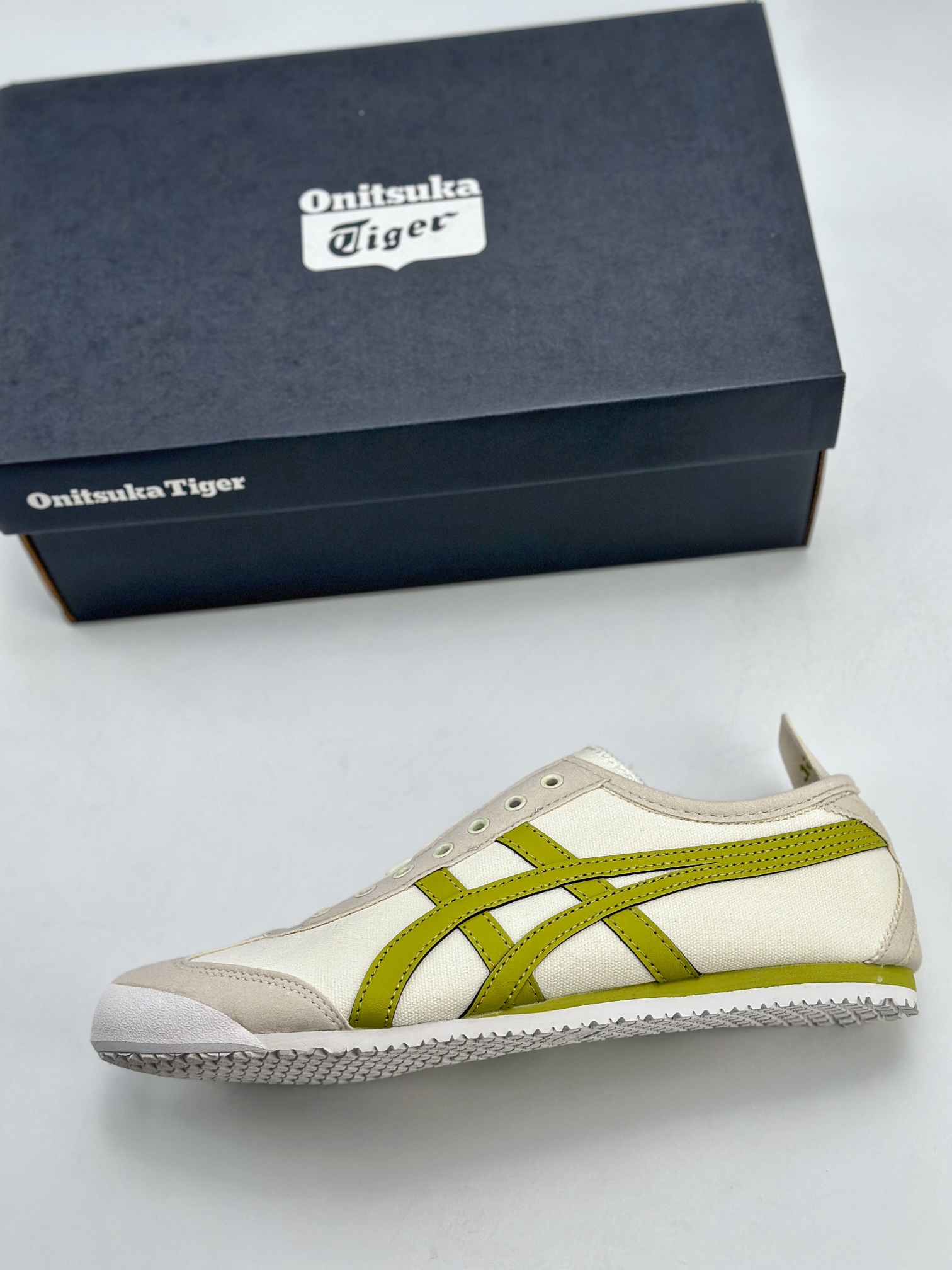 130 Onitsuka Tiger Mexico 66 Paraty 百搭单品 板鞋  1183A360-207