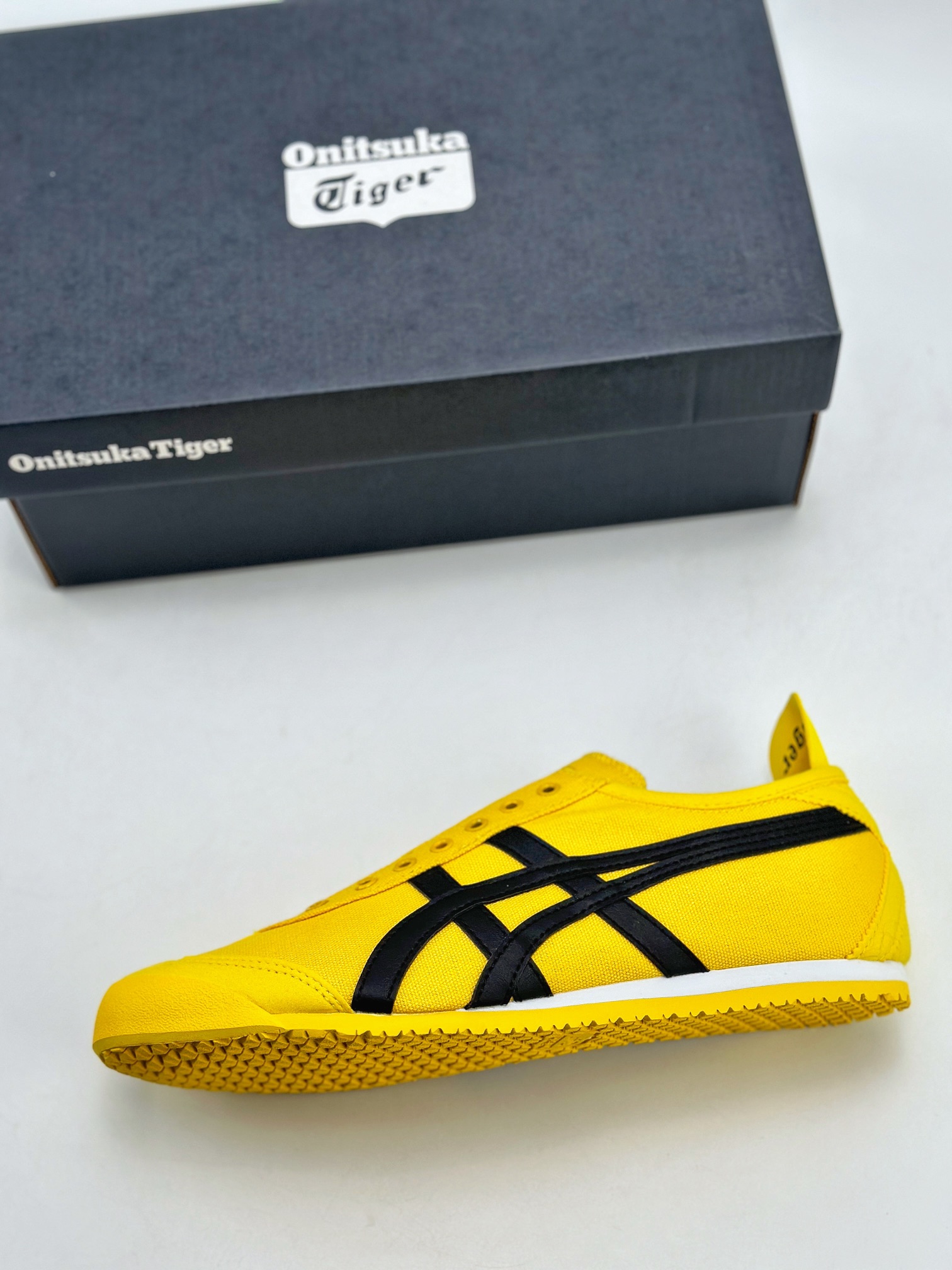 130 Onitsuka Tiger Mexico 66 Paraty 百搭单品 板鞋  1183A746-750