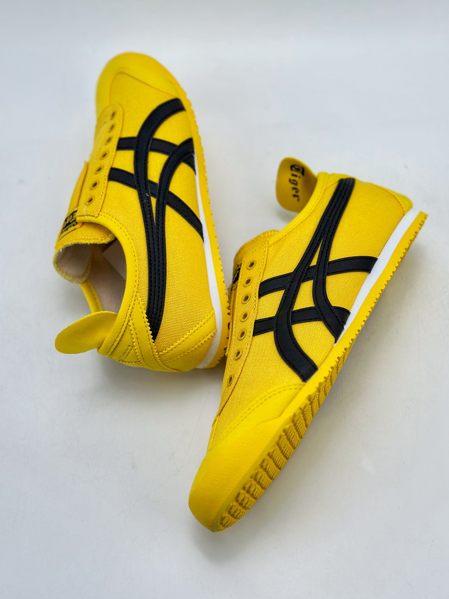 130 Onitsuka Tiger Mexico 66 Paraty 百搭单品 板鞋  1183A746-750