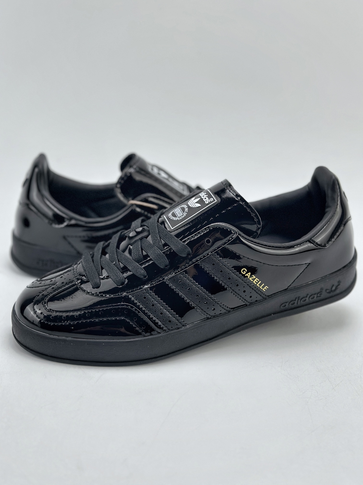 150 adidas Originals Gazelle INdoor 三叶草休闲防滑耐磨低帮板鞋 IG1891