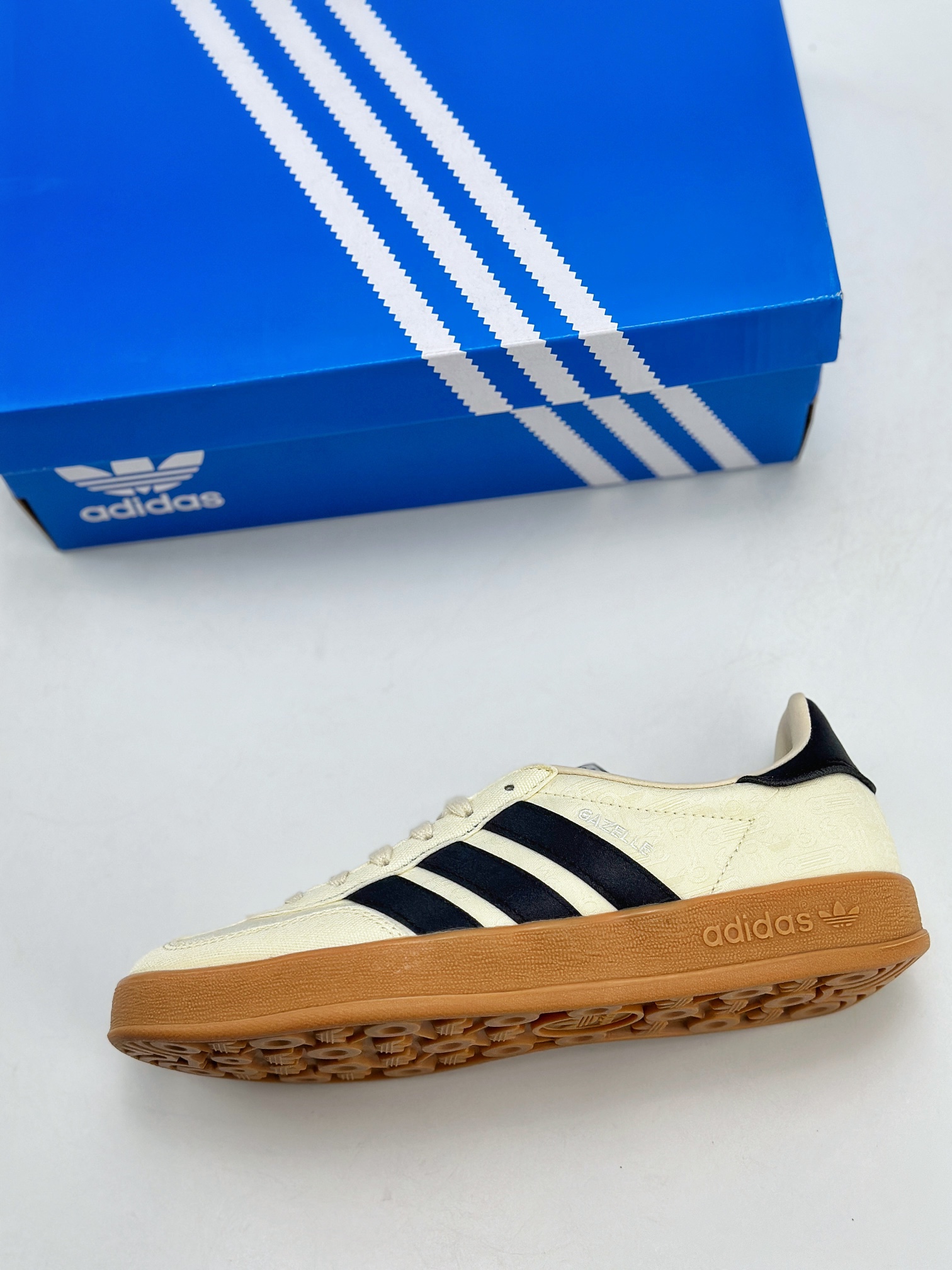 170 adidas Originals Gazelle INdoor 三叶草休闲防滑耐磨低帮板鞋 IG3677