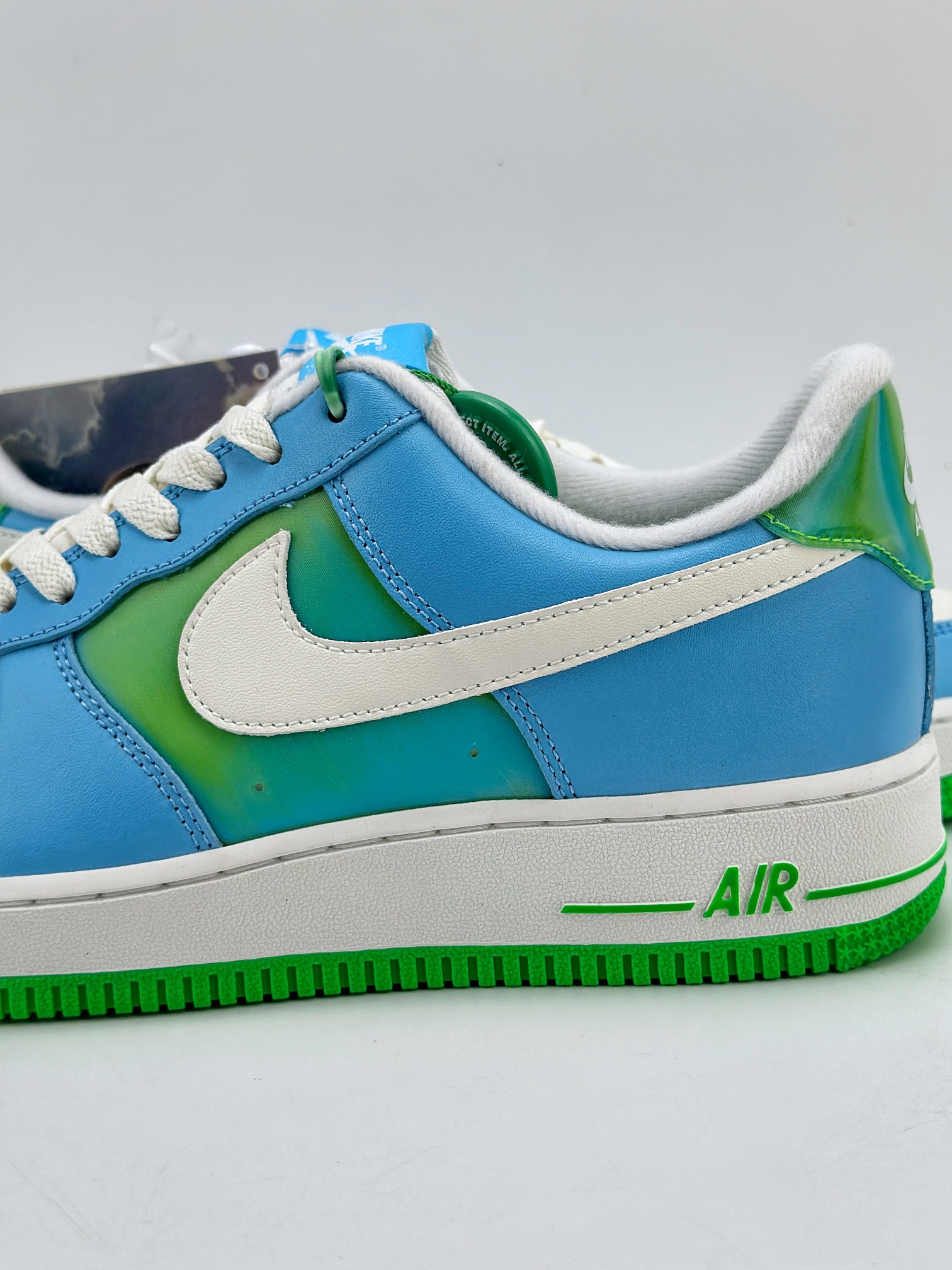 200 Nike Air Force 1 Low 07 蓝绿白 FZ4032-407