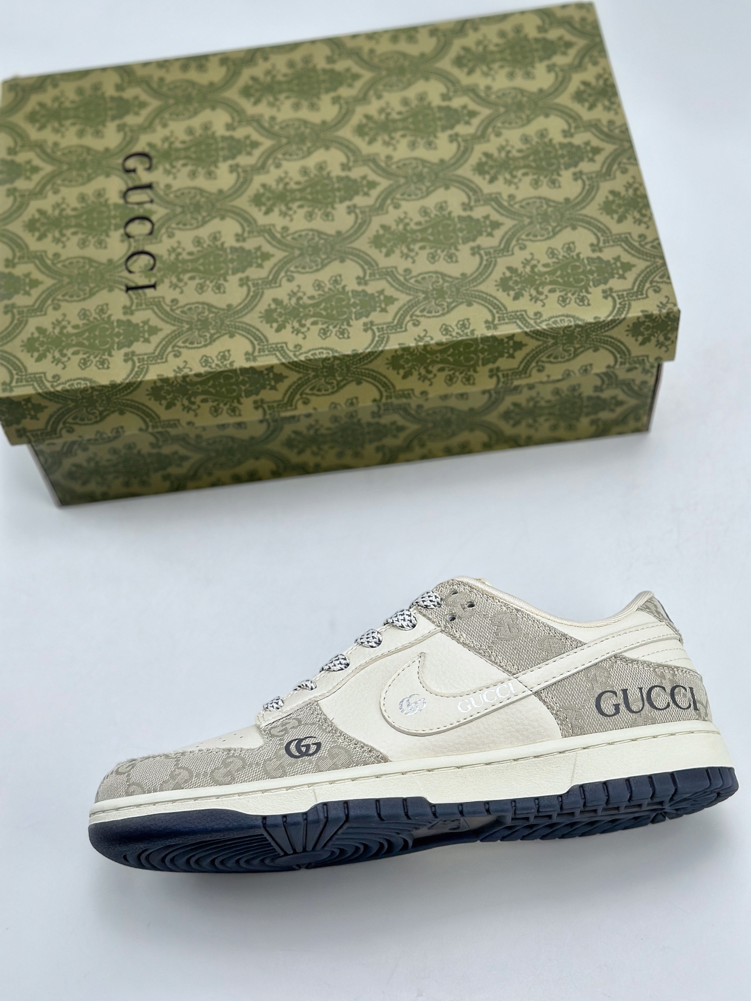 280 Nike SB Dunk Low x GUCCI 白灰 CF3688-003