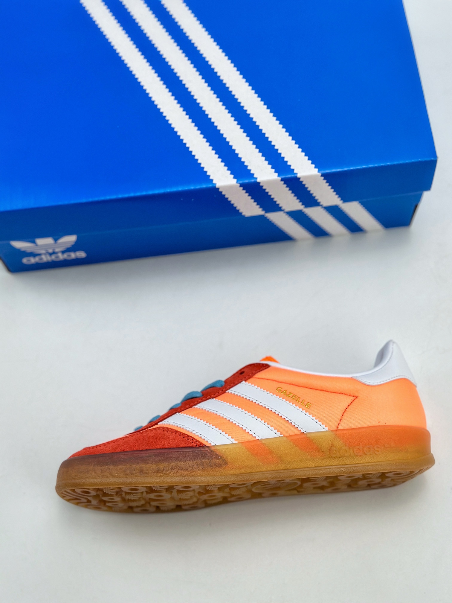 200 adidas Originals Gazelle INdoor 三叶草休闲防滑耐磨低帮板鞋  HQ9016