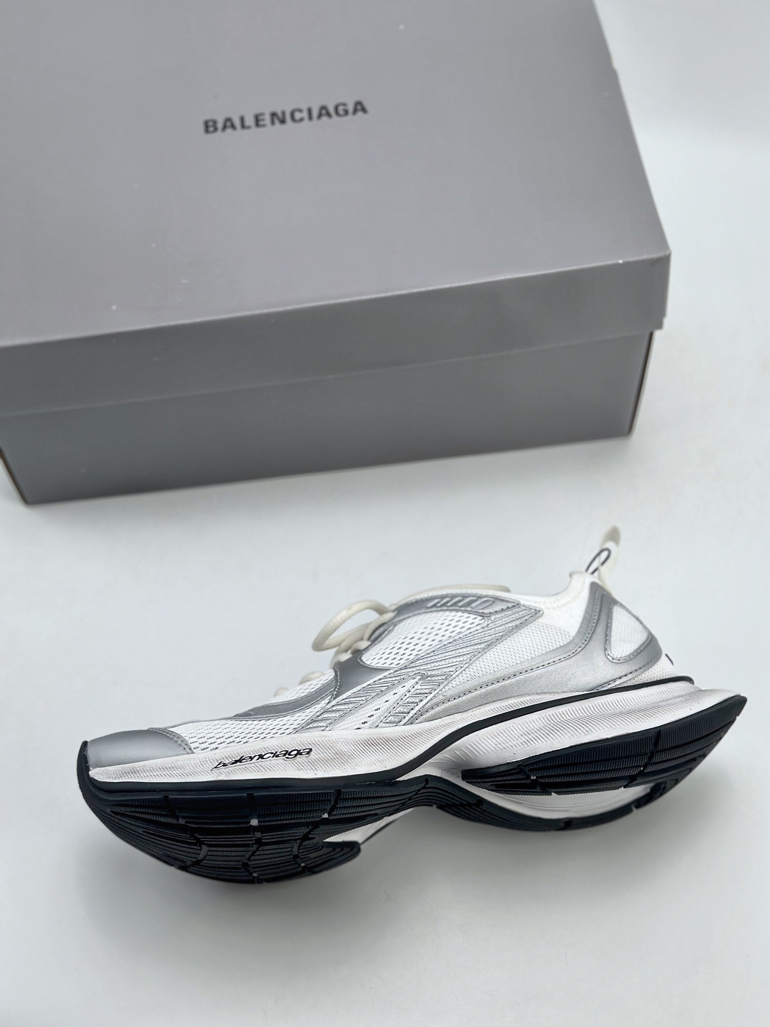 340 Balenciaga Circuit Sneakers 巴黎世家环道系列复古阔型底休闲慢跑鞋  793945 WFLGY 9100