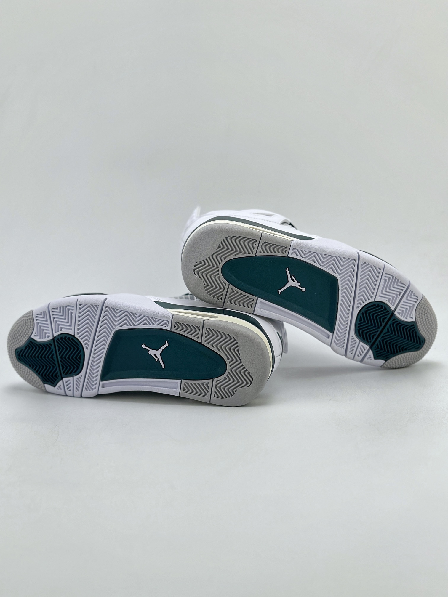 500 Nike Air Jordan 4 Retro 乔丹四代 ”Oxidized Green” 白绿 FQ8138-103