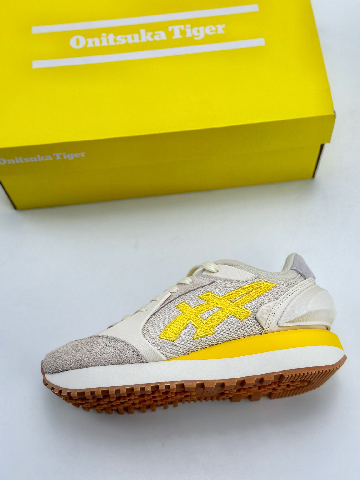 200 Asics Ointsuka Tiger Moage co 亚瑟士鬼冢虎复古经典跑鞋 1183B555-250