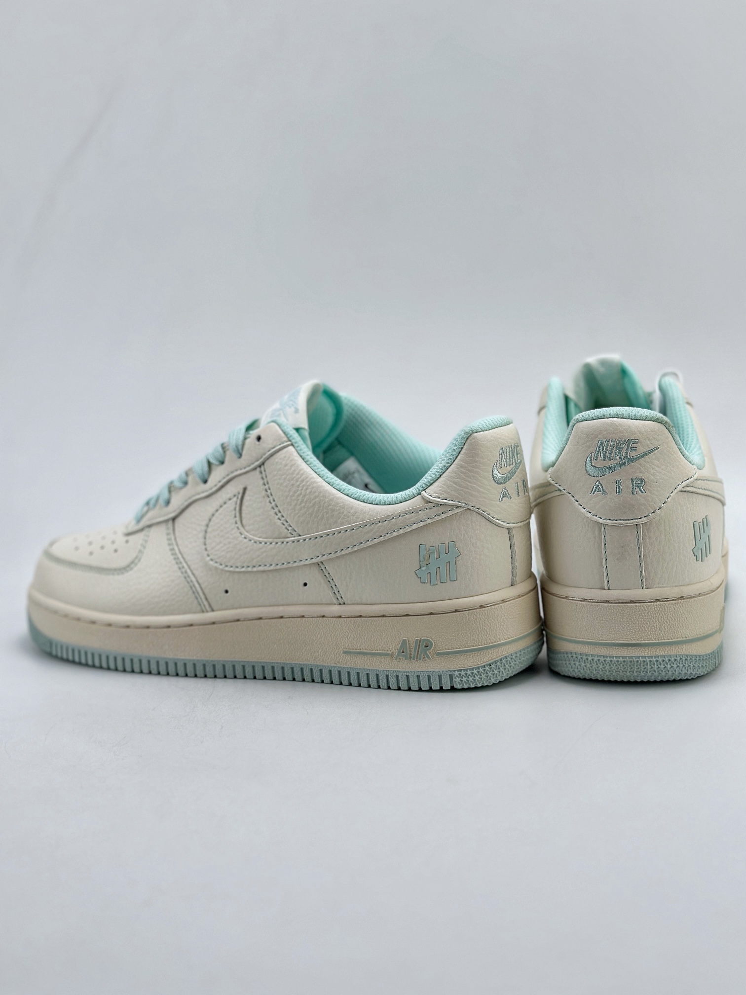 220 Nike Air Force 1 Low 07 x Undefeated 白青