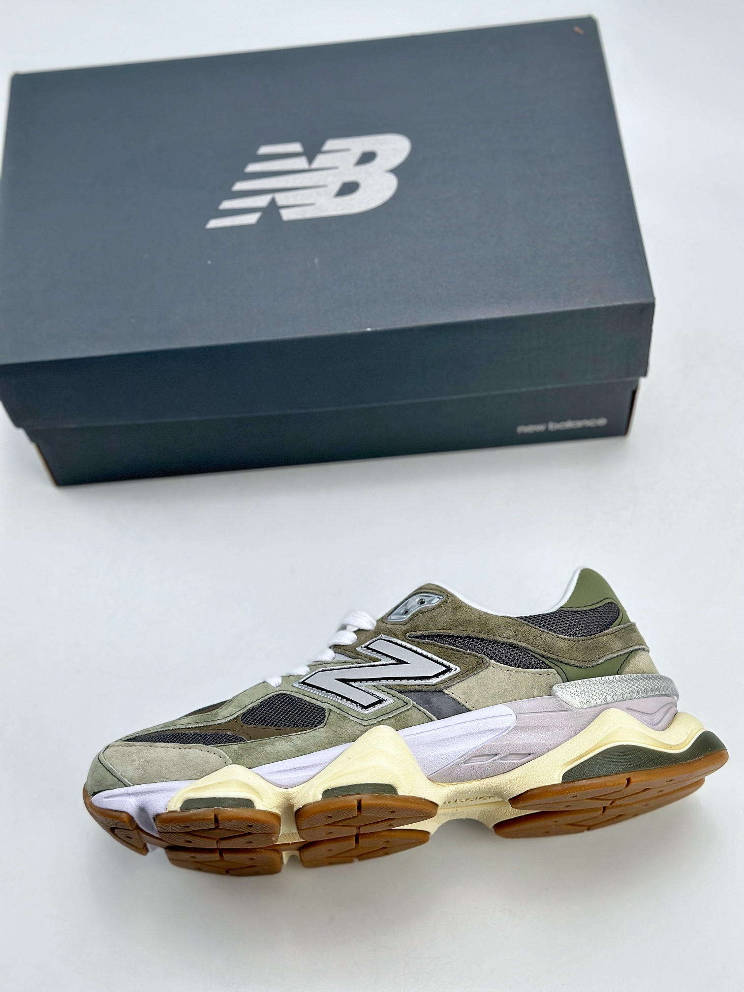 210 Joe Freshgoods x New Balance 版本 NB9060 联名款 复古休闲运动慢跑鞋 U9060FOC