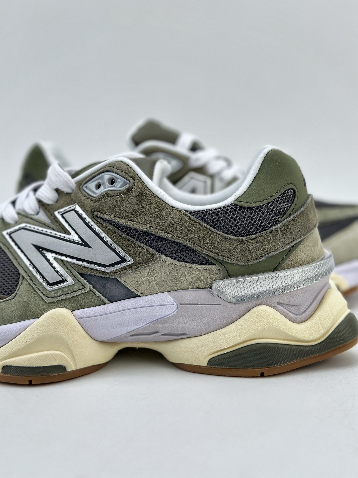 210 Joe Freshgoods x New Balance 版本 NB9060 联名款 复古休闲运动慢跑鞋 U9060FOC