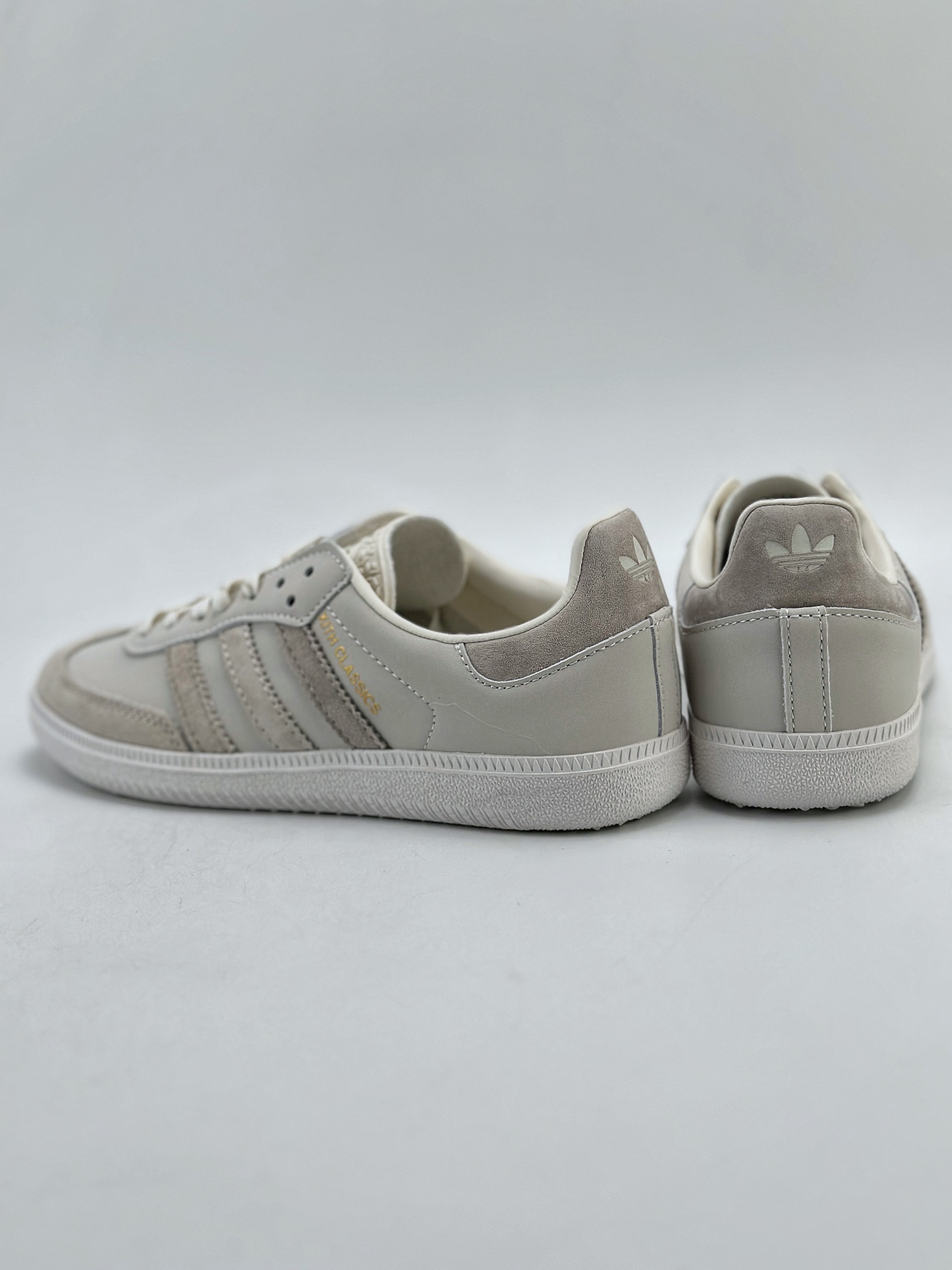 180 adidas Originals Gazelle INdoor x KITH 白灰 三叶草休闲防滑耐磨低帮板鞋 IH0090