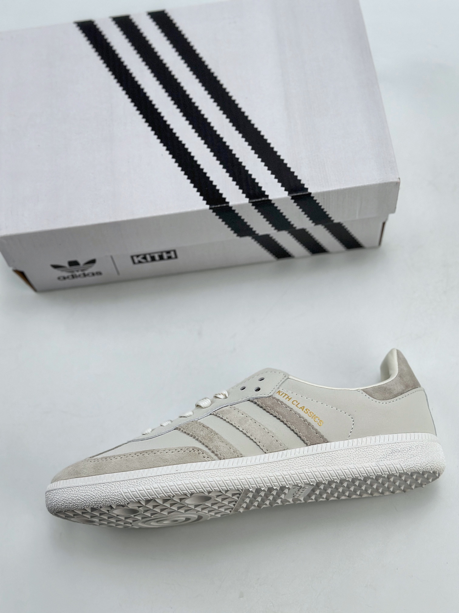 180 adidas Originals Gazelle INdoor x KITH 白灰 三叶草休闲防滑耐磨低帮板鞋 IH0090