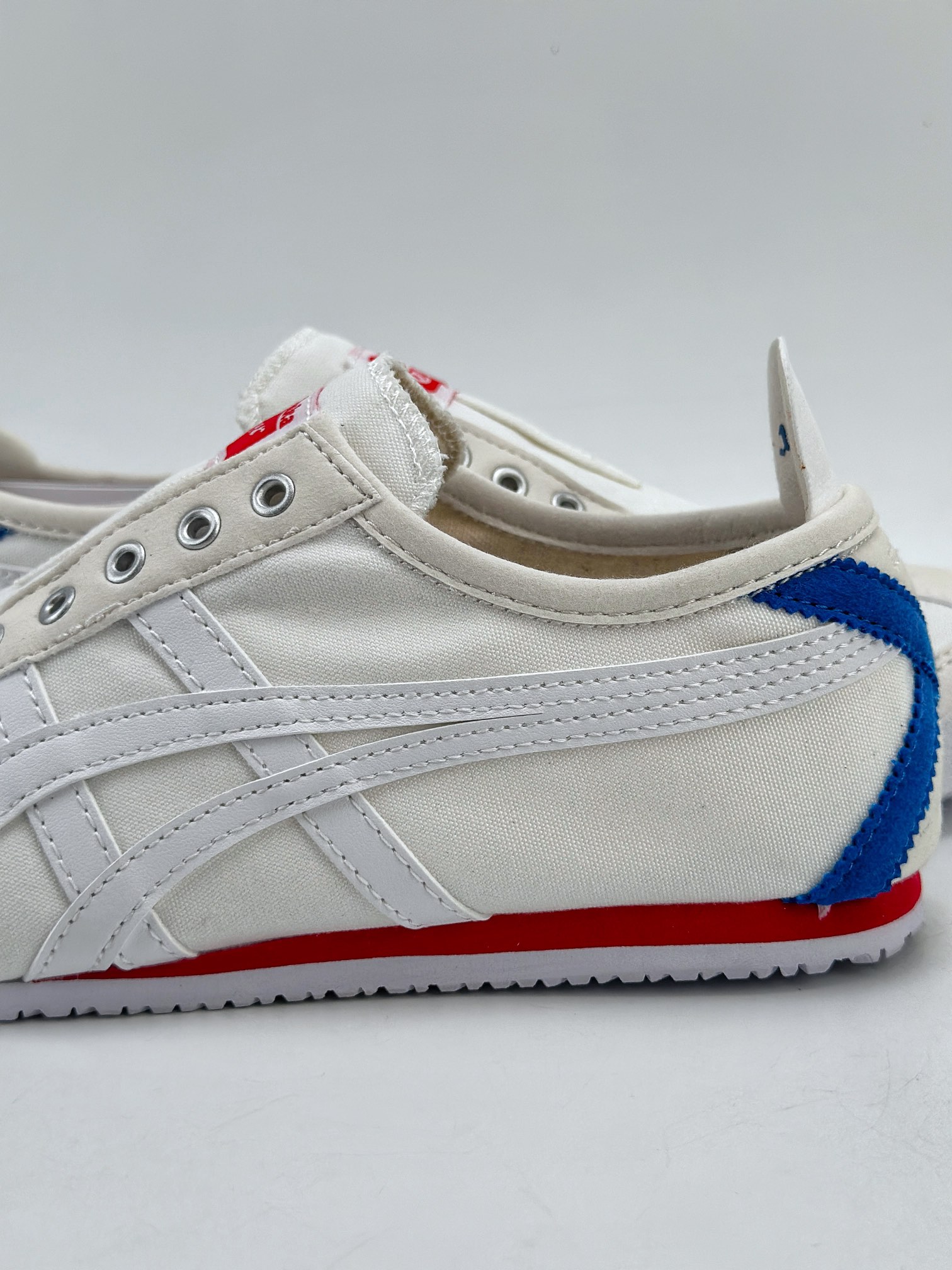 130 Onitsuka Tiger Mexico 66 Paraty 百搭单品 板鞋  D3K0N-100