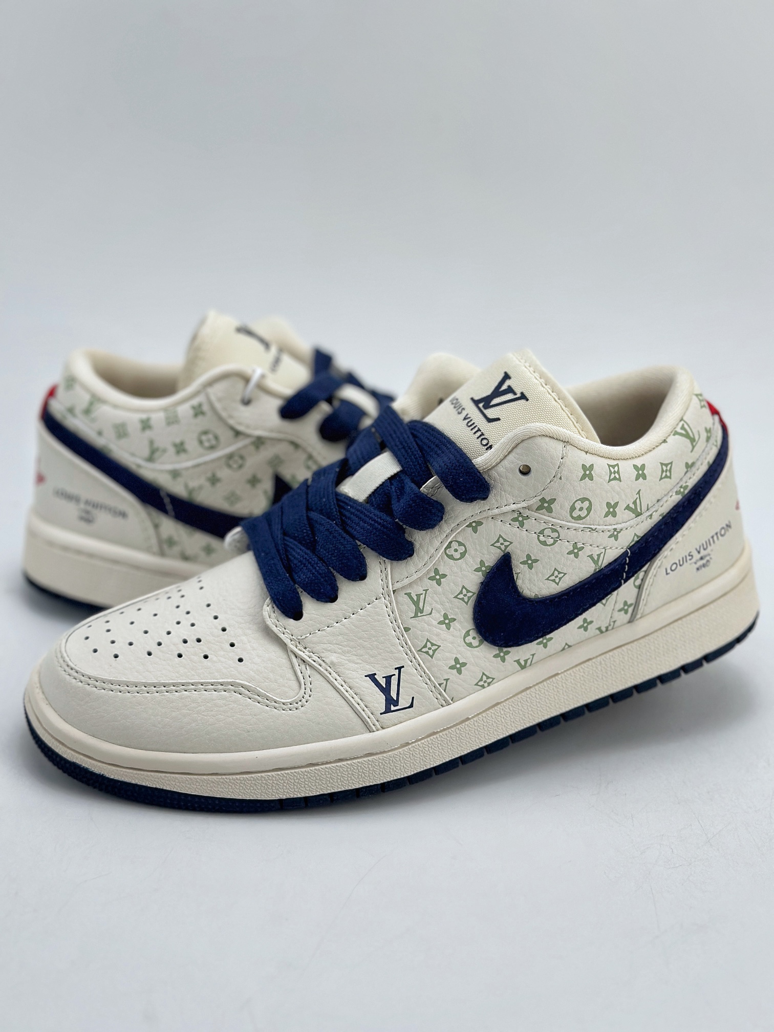 280 Air Jordan 1 Retro Low x Louis Vuitton 白蓝红 WG8850-001