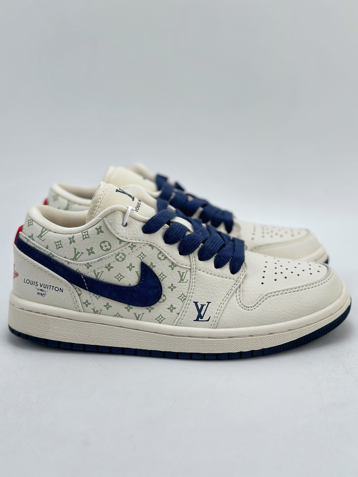 280 Air Jordan 1 Retro Low x Louis Vuitton 白蓝红 WG8850-001