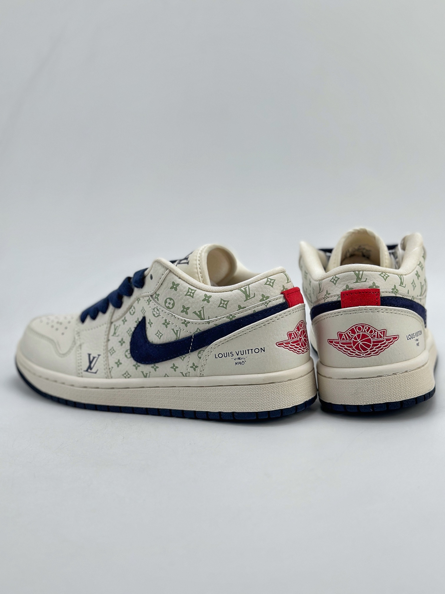 280 Air Jordan 1 Retro Low x Louis Vuitton 白蓝红 WG8850-001