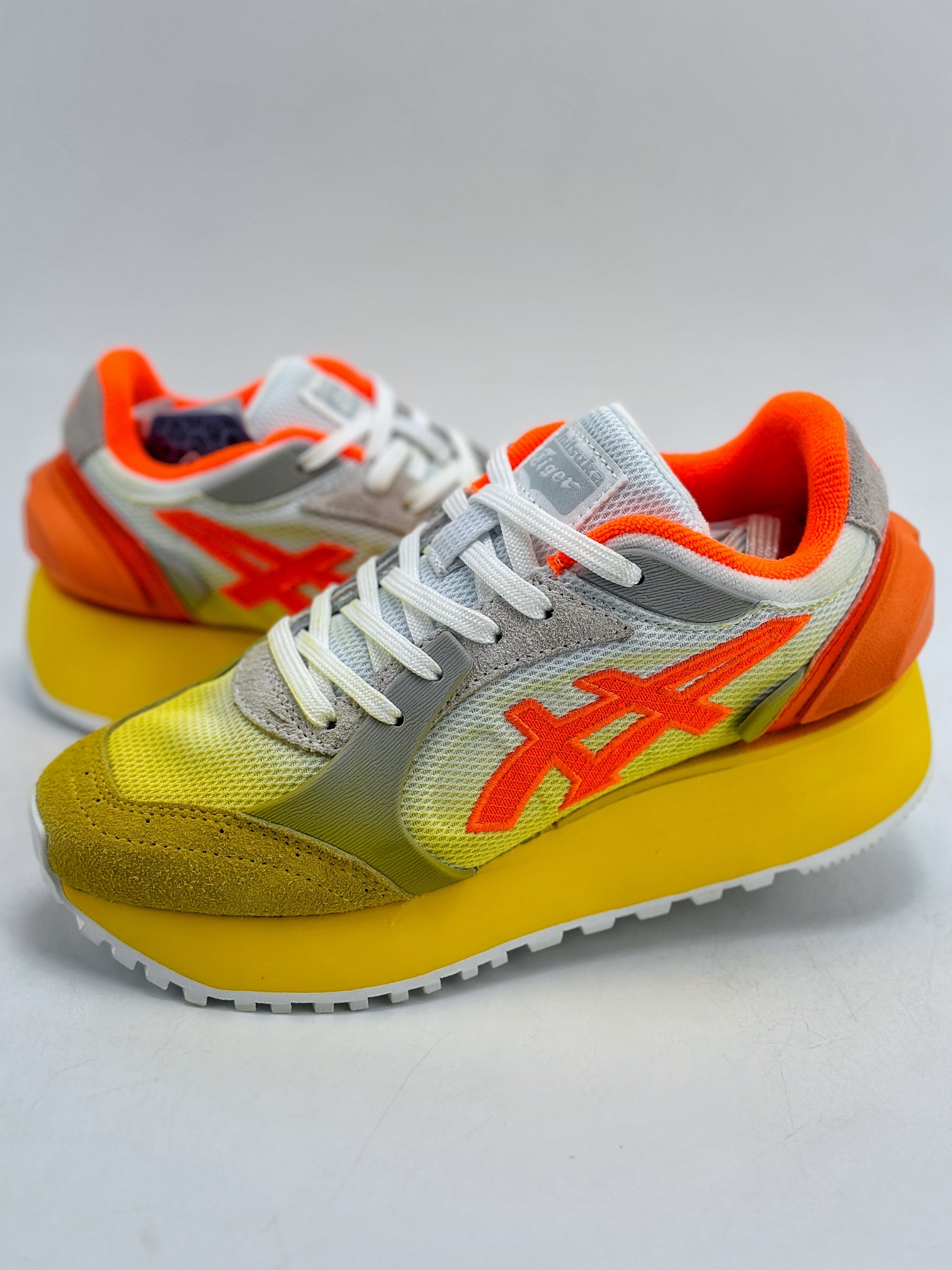 200 Asics Ointsuka Tiger Moage co 亚瑟士鬼冢虎复古经典跑鞋 1183B555-101