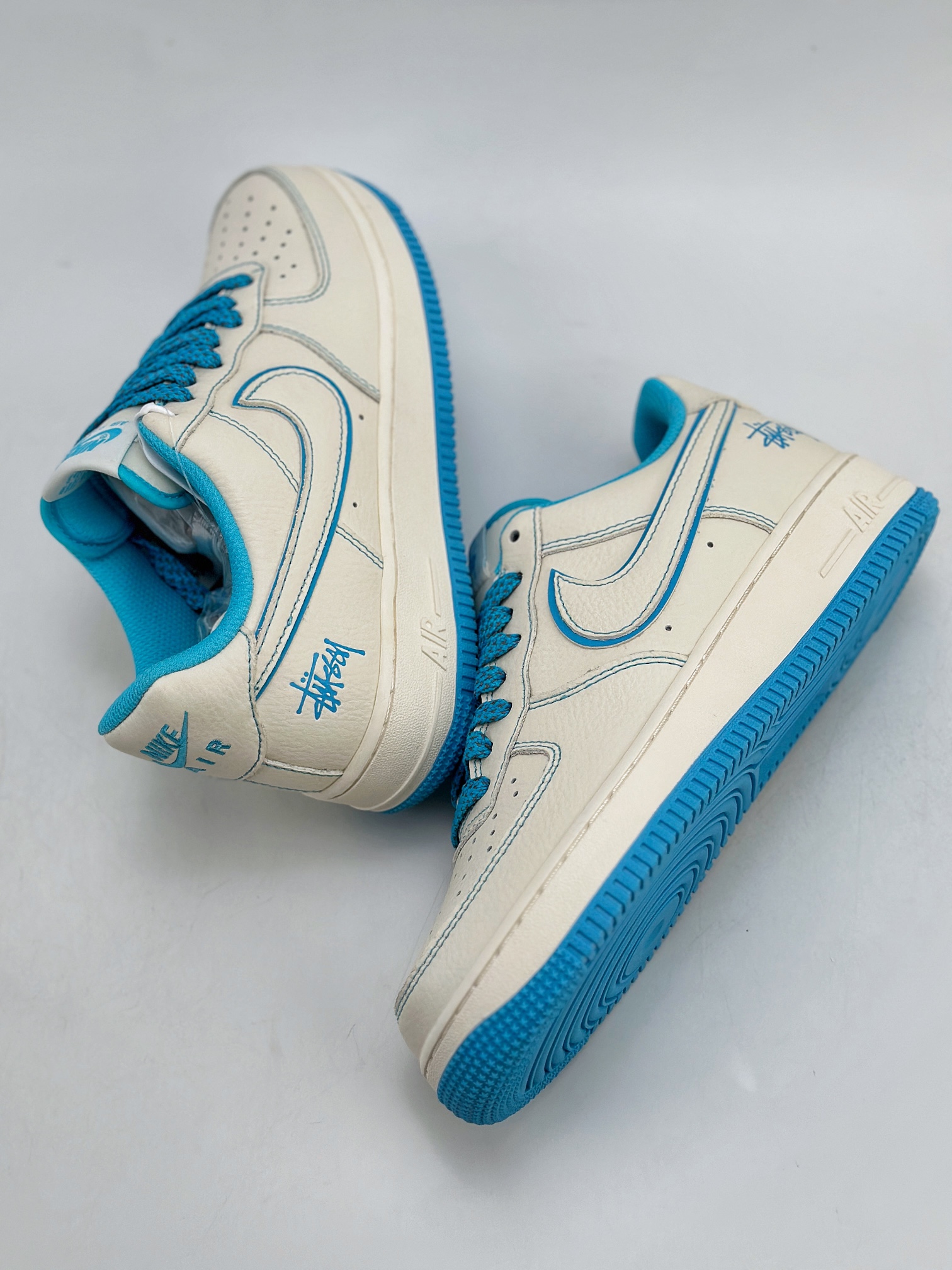 240 Nike Air Force 1 Low 07 x Stussy 白天蓝满天星 UN1635-666