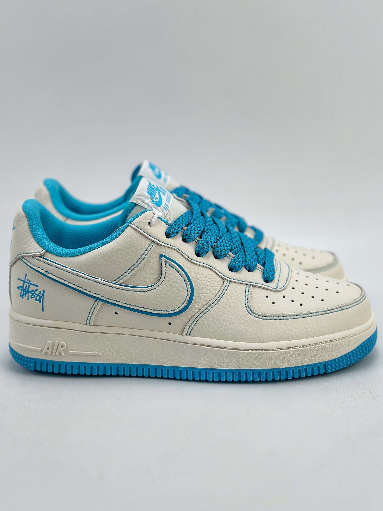 240 Nike Air Force 1 Low 07 x Stussy 白天蓝满天星 UN1635-666