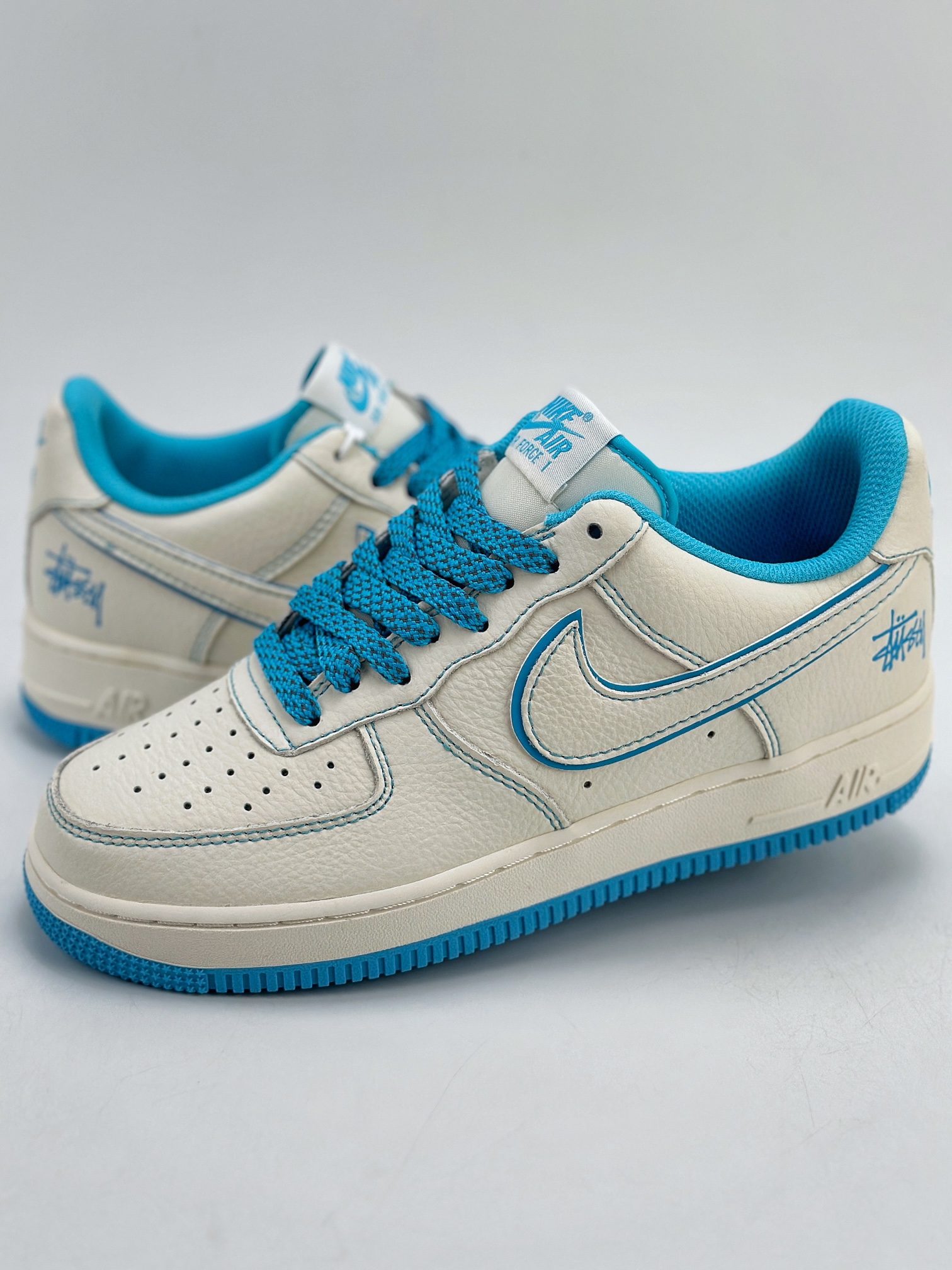 240 Nike Air Force 1 Low 07 x Stussy 白天蓝满天星 UN1635-666