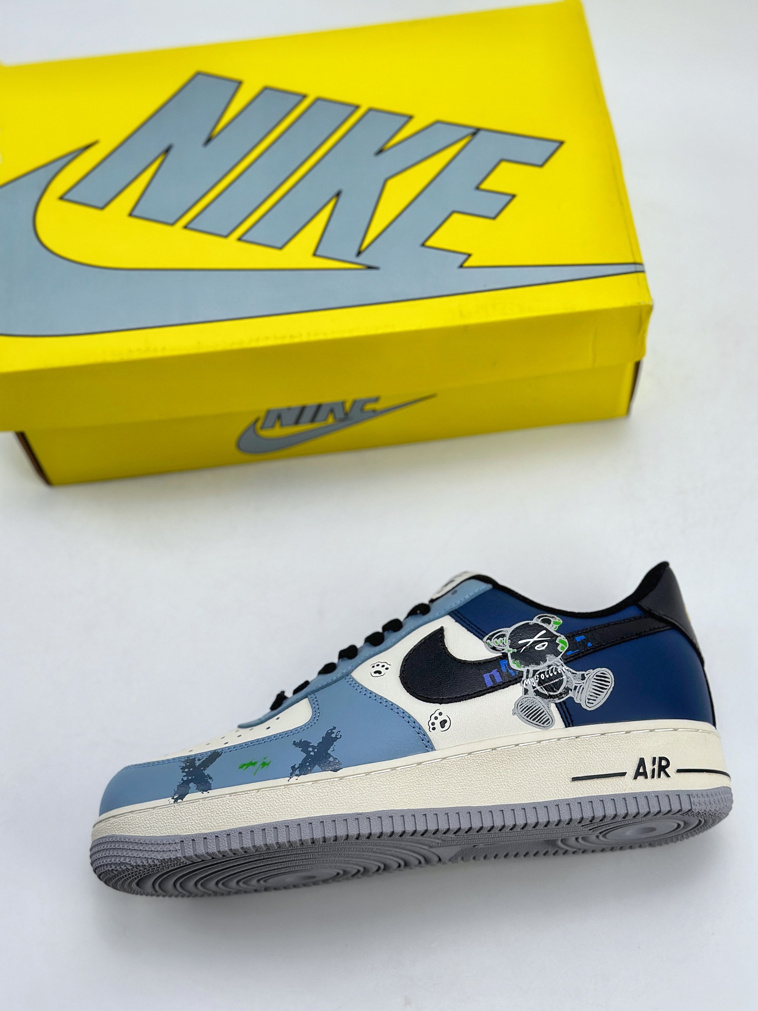 240 Nike Air Force 1 Low 07 XX涂鸦 白黑蓝 XC2351-222