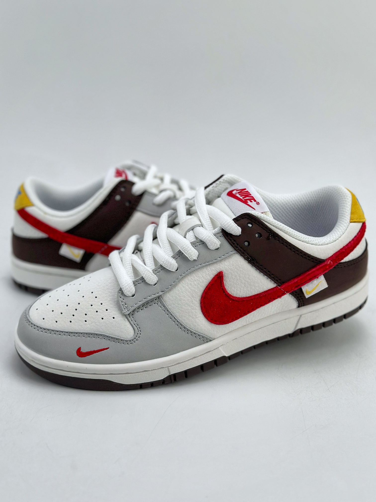 280 Nike SB Dunk Low 白棕灰拼色红钩 GJ8309-932