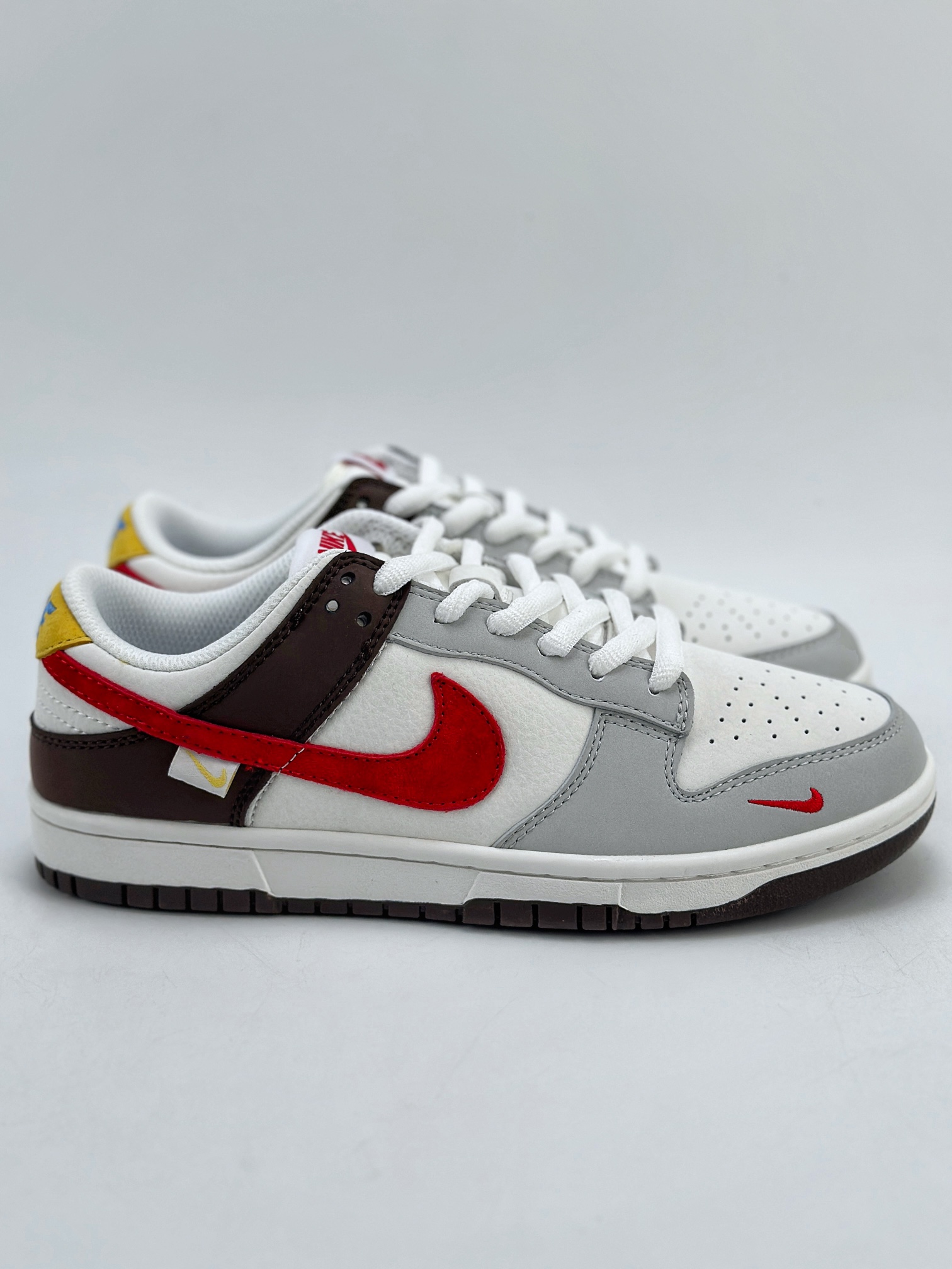 280 Nike SB Dunk Low 白棕灰拼色红钩 GJ8309-932