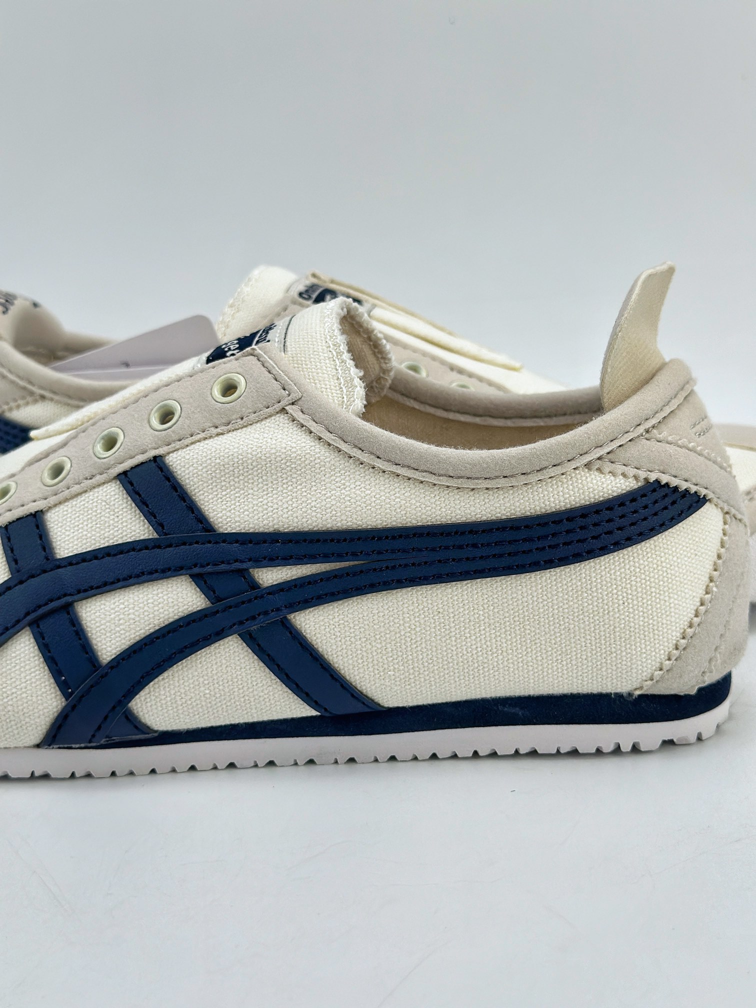 130 Onitsuka Tiger Mexico 66 Paraty 百搭单品 板鞋  1183A360-205