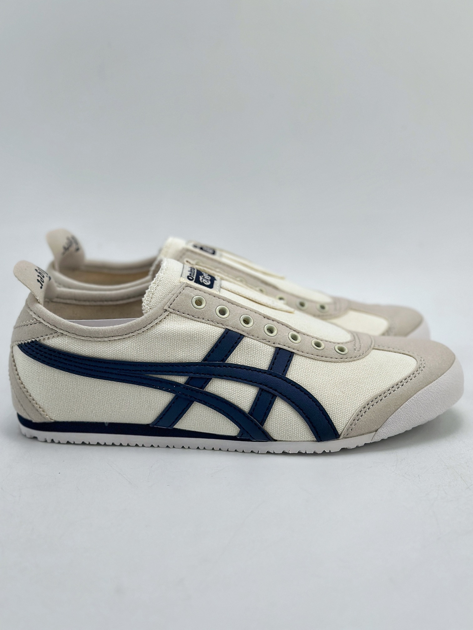 130 Onitsuka Tiger Mexico 66 Paraty 百搭单品 板鞋  1183A360-205