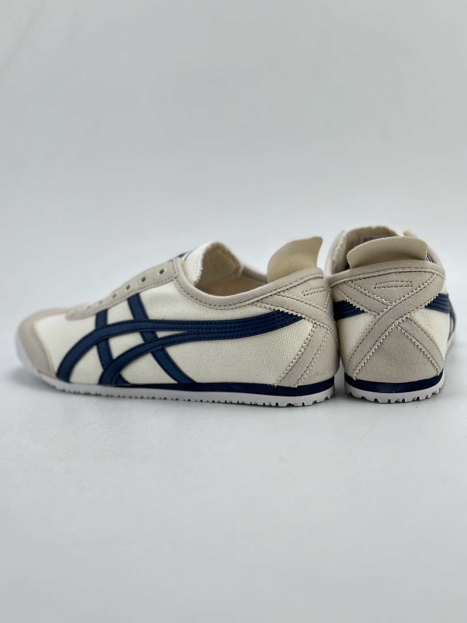 130 Onitsuka Tiger Mexico 66 Paraty 百搭单品 板鞋  1183A360-205