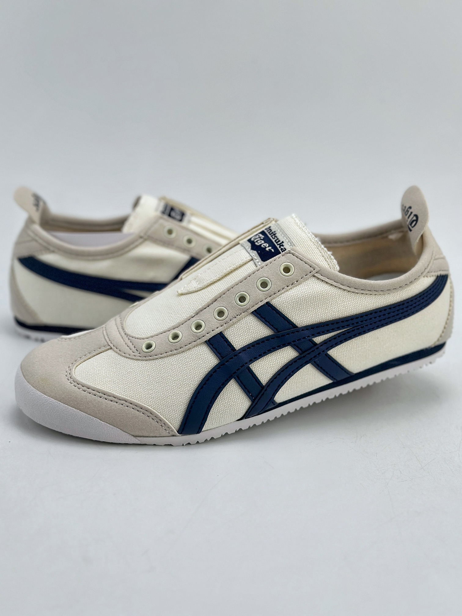 130 Onitsuka Tiger Mexico 66 Paraty 百搭单品 板鞋  1183A360-205