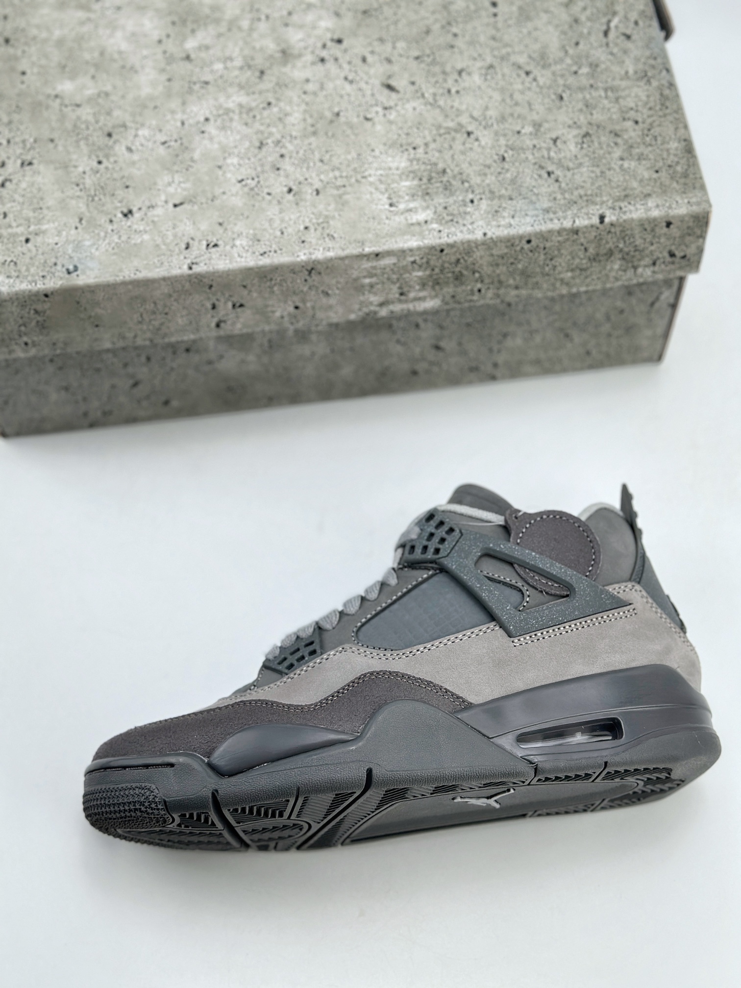 Nike Air Jordan 4 Retro ”Paris Olympics” Gray and Black FQ7928-001