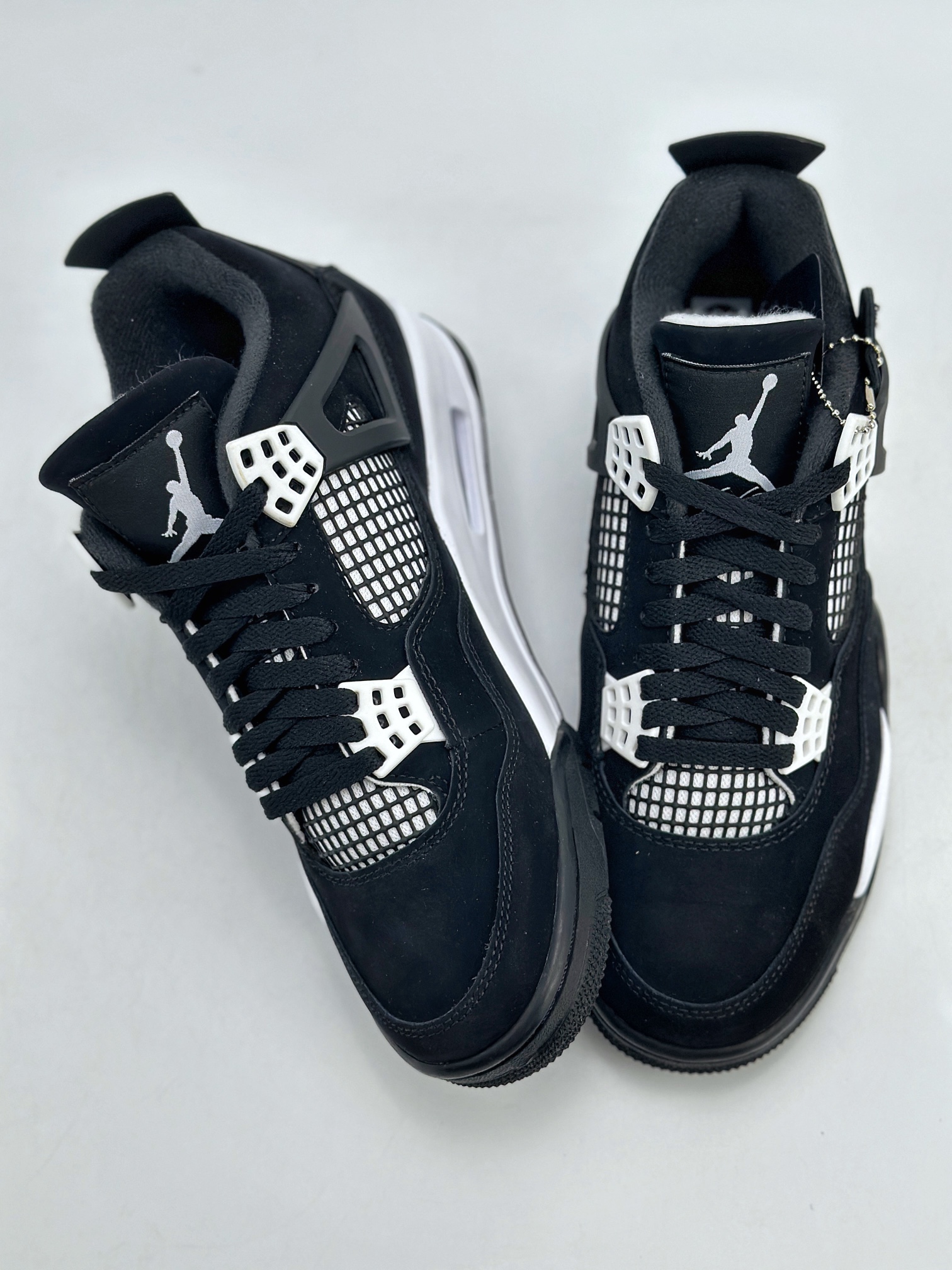 Nike Air Jordan 4 Retro ”White Thunder” Black and White FQ8138-001